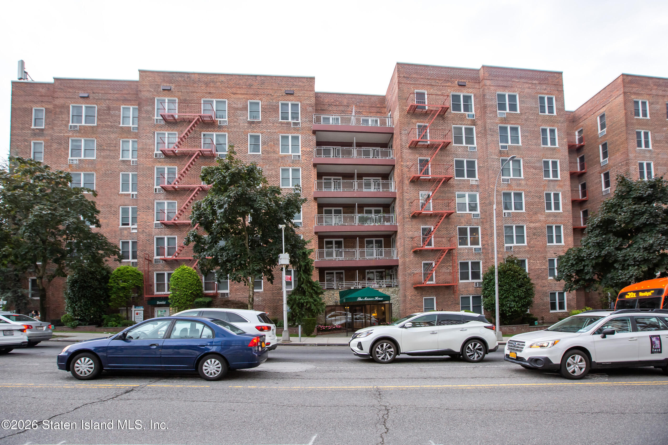 241-20 Northern Boulevard 5e Image 2