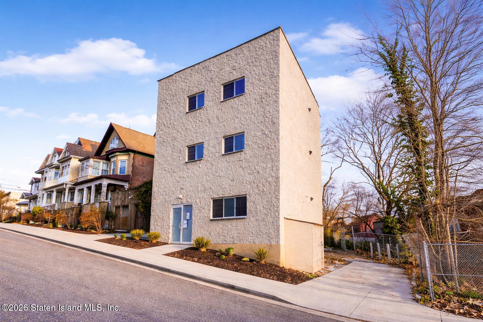210 Corson Avenue Image 2