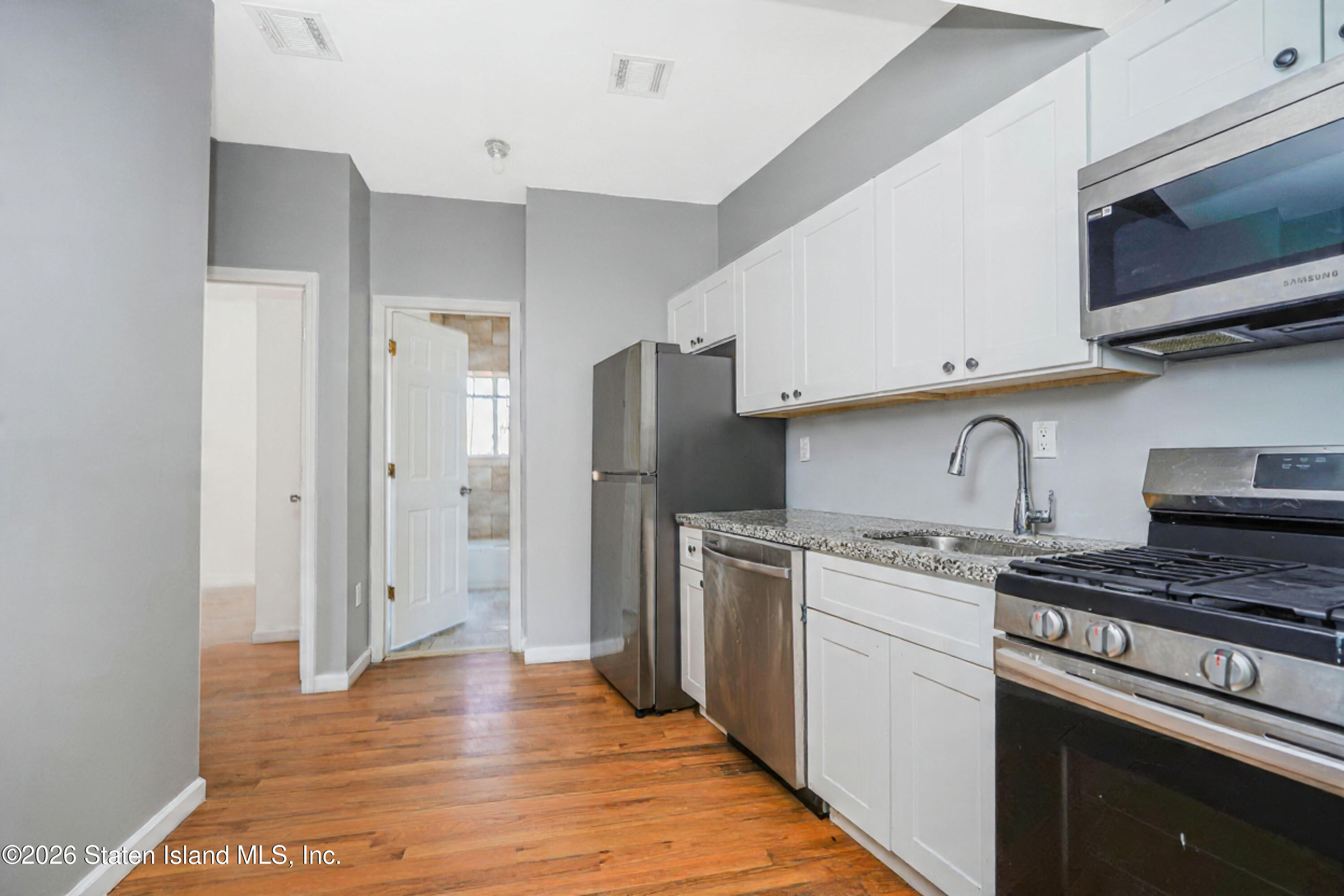 210 Corson Avenue, Staten Island, NY, 10301 image 15