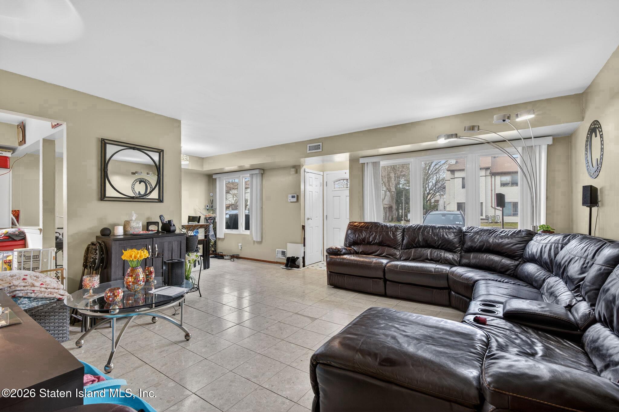 82 Wolkoff Lane A Image 4