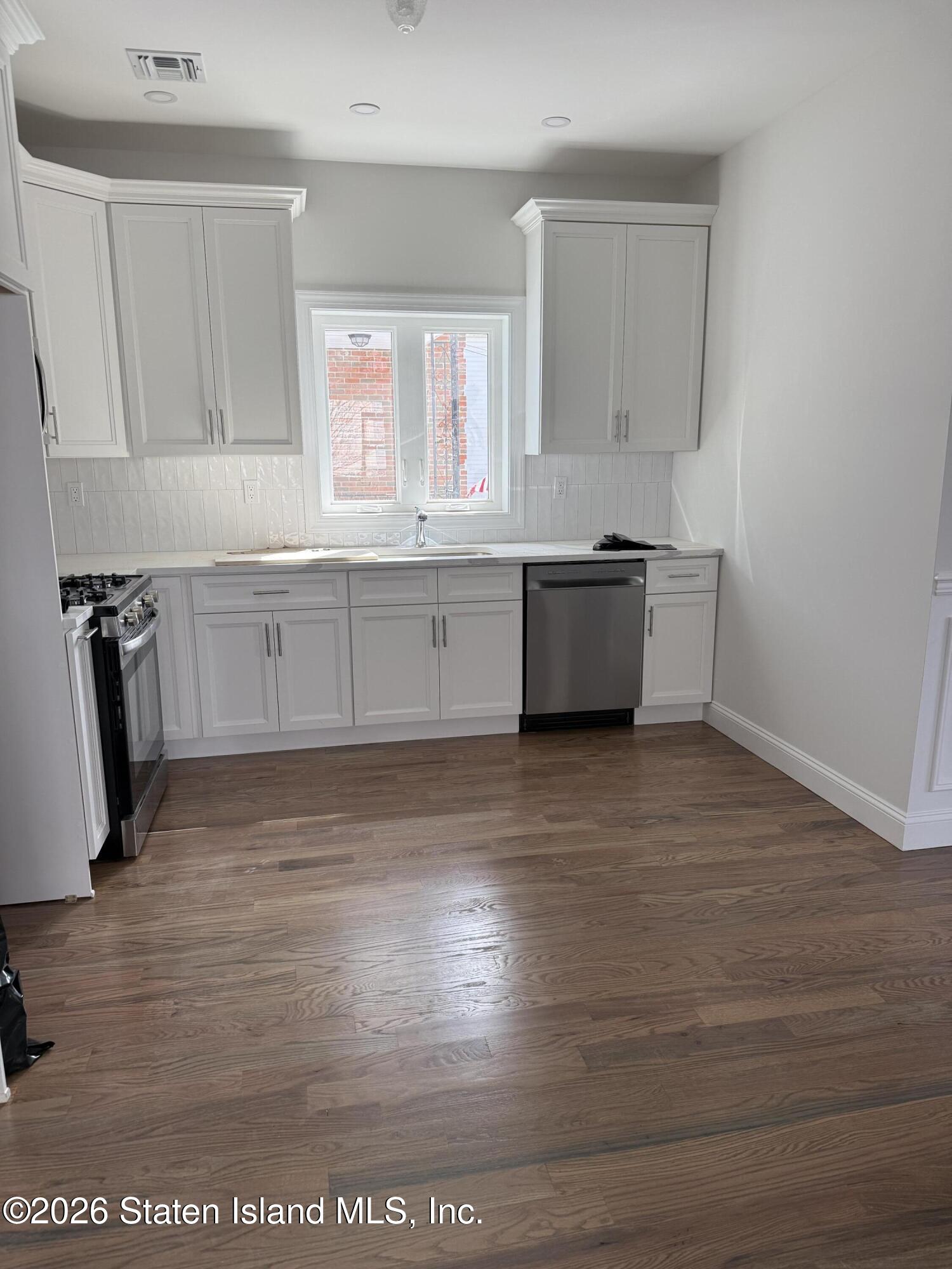 301 Sharrott Avenue, Staten Island, NY, 10309 image 7