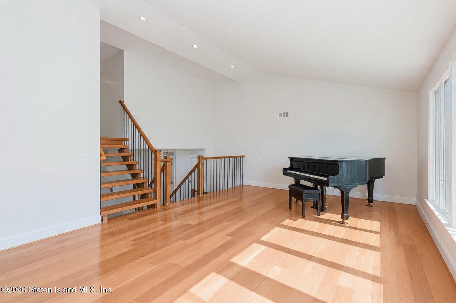 42 Radcliff Road, Staten Island, NY, 10305 image 15