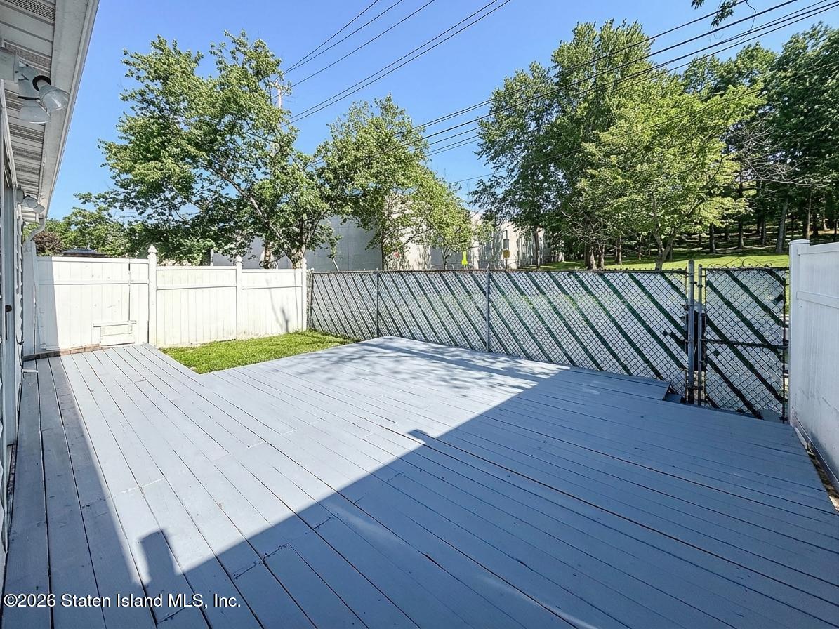 115 Hampton Green, Staten Island, NY, 10312 image 31