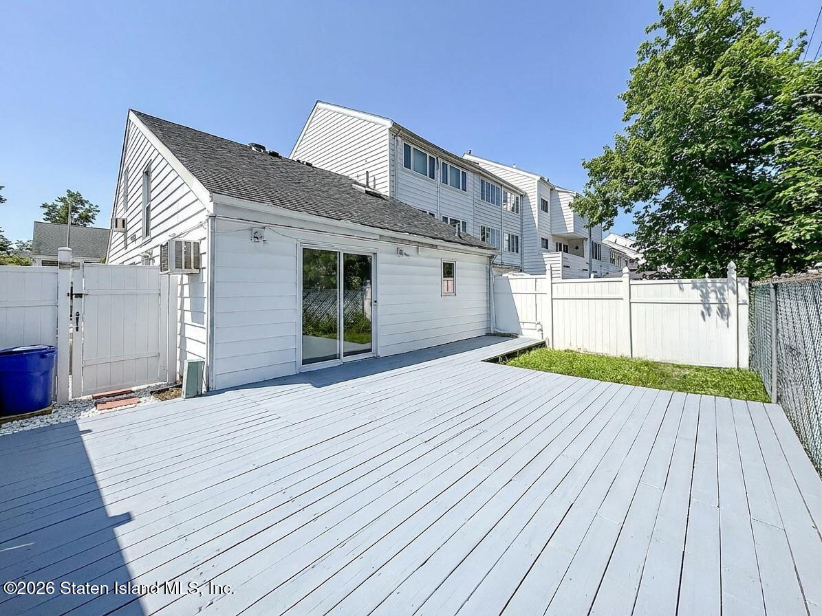 115 Hampton Green, Staten Island, NY, 10312 image 29