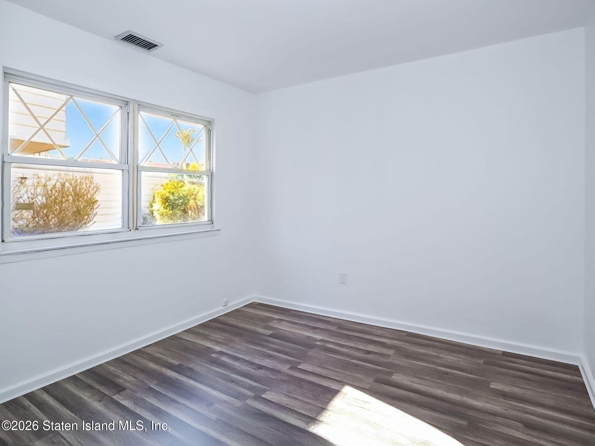 115 Hampton Green, Staten Island, NY, 10312 image 18