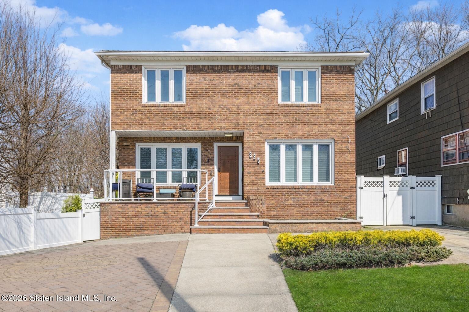 825 Willowbrook Road Image 1