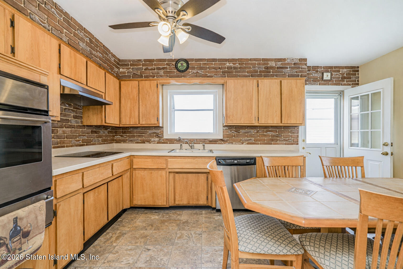 193 Brookfield Avenue Image 5