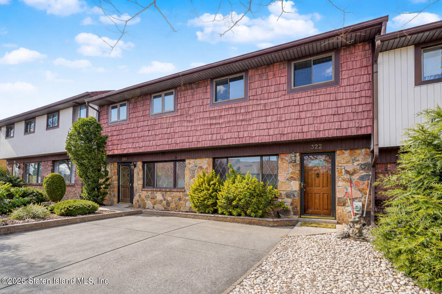 322 Rolling Hill Green Image 1