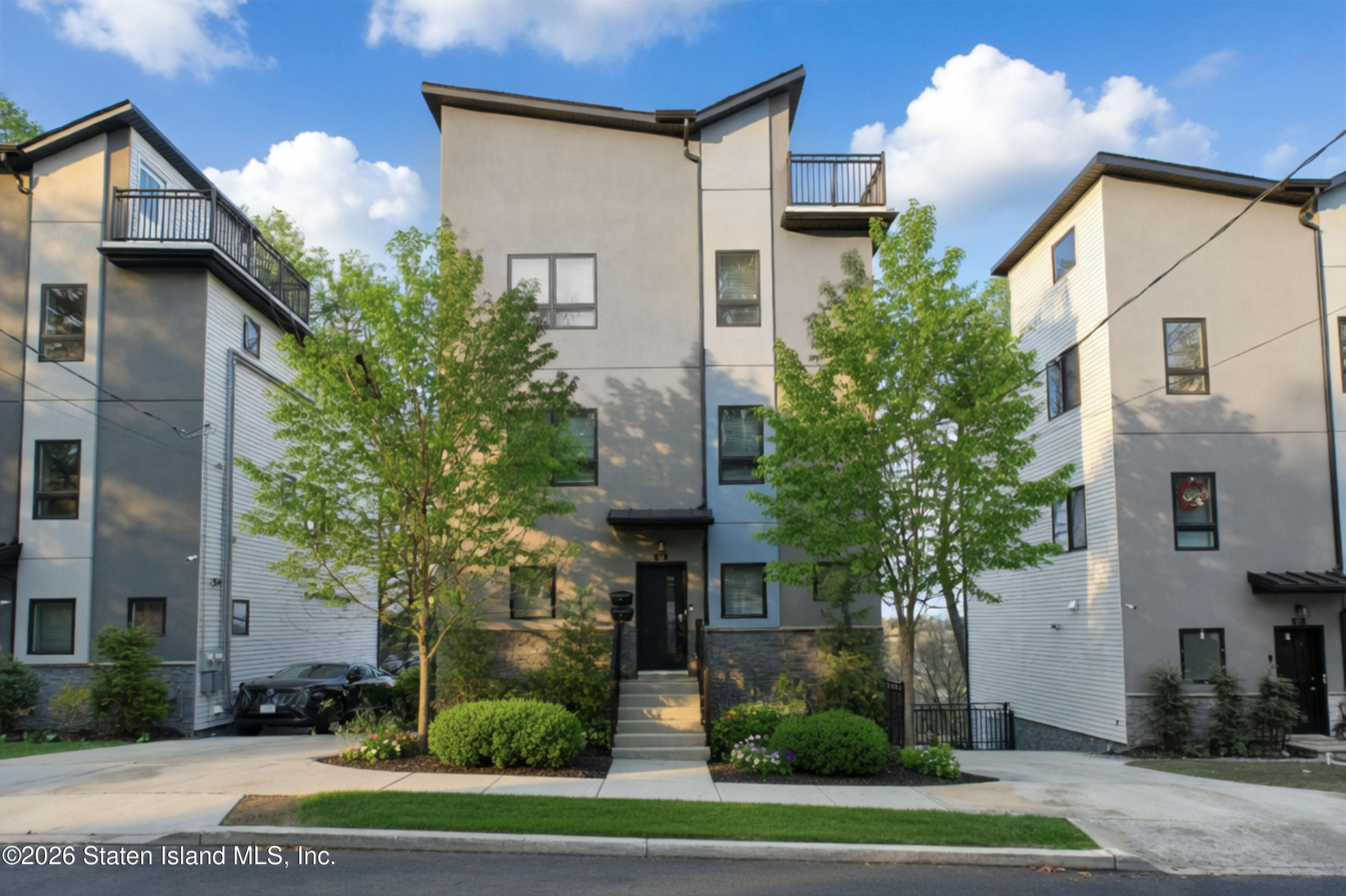 33 Ridgefield Avenue Image 4