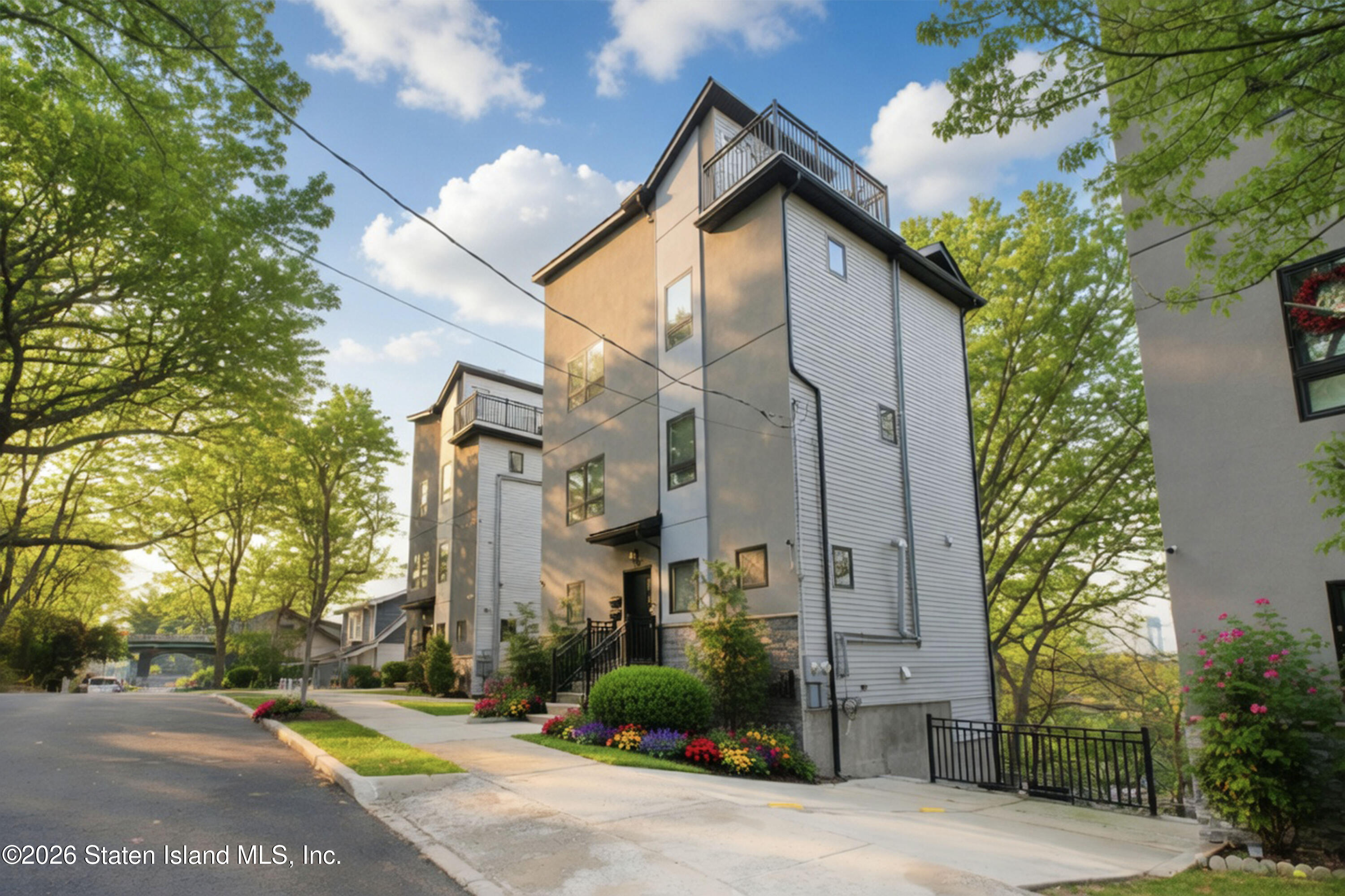 33 Ridgefield Avenue Image 2