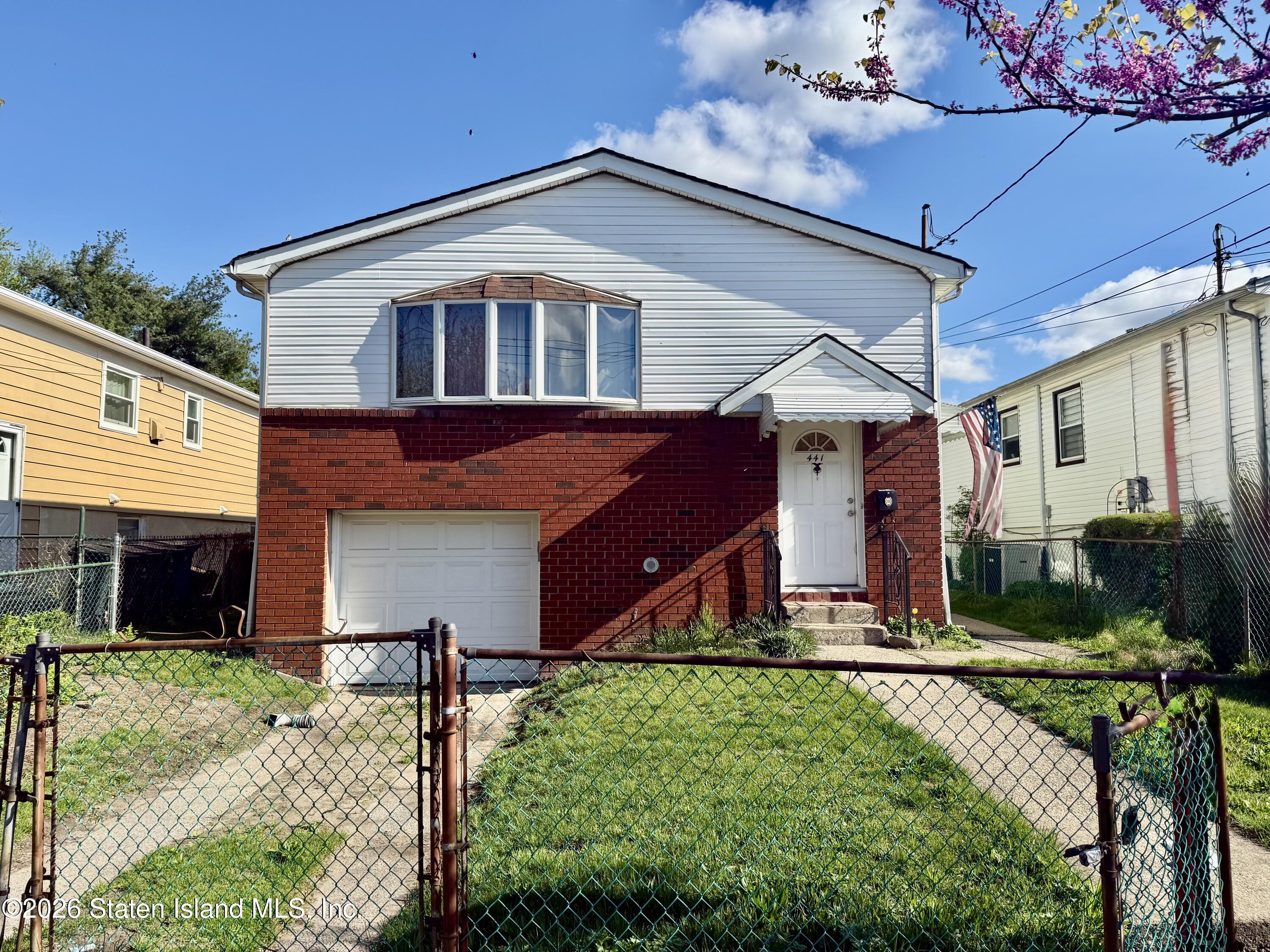 441 Walker Street Image 1