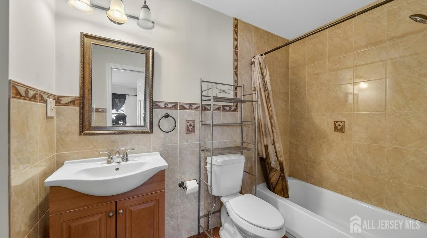 532 Hartford Street, Perth Amboy, NJ, 08861 image 25