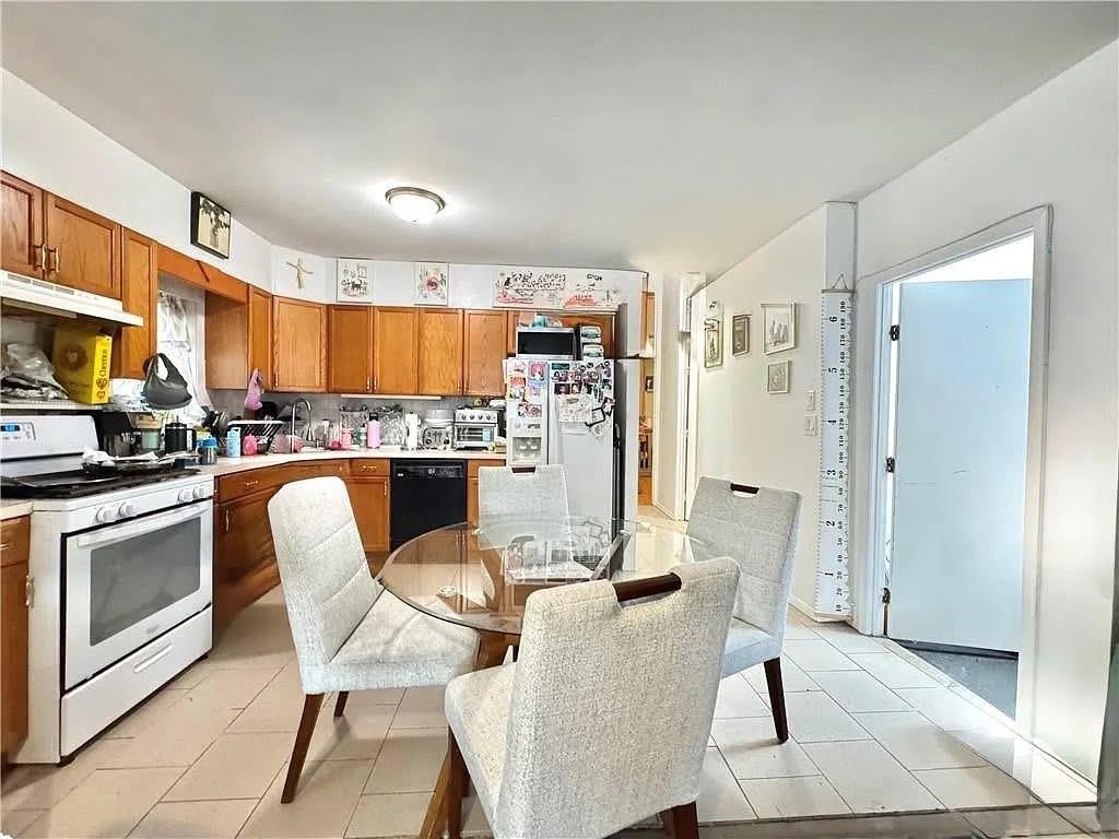 3724 Laurel Avenue, Brooklyn, New York, 11224 image 27