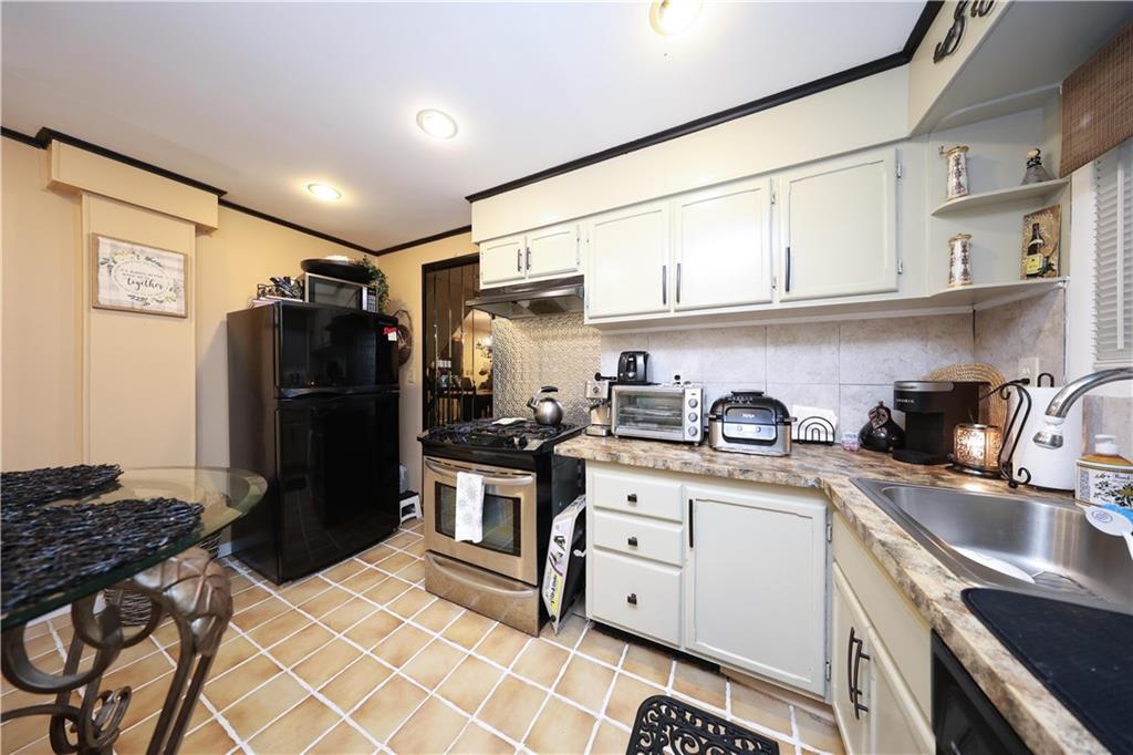 76 South Railroad Avenue, Staten  Island, New York, 10305 image 11