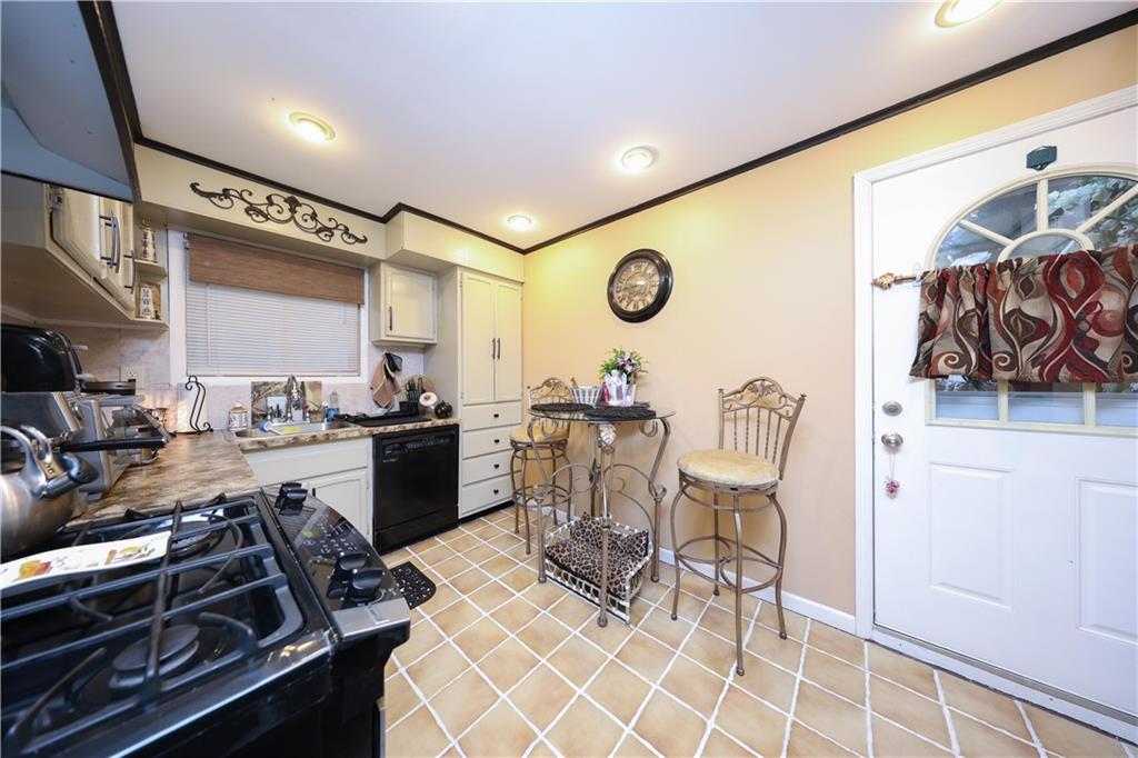 76 South Railroad Avenue, Staten  Island, New York, 10305 image 9