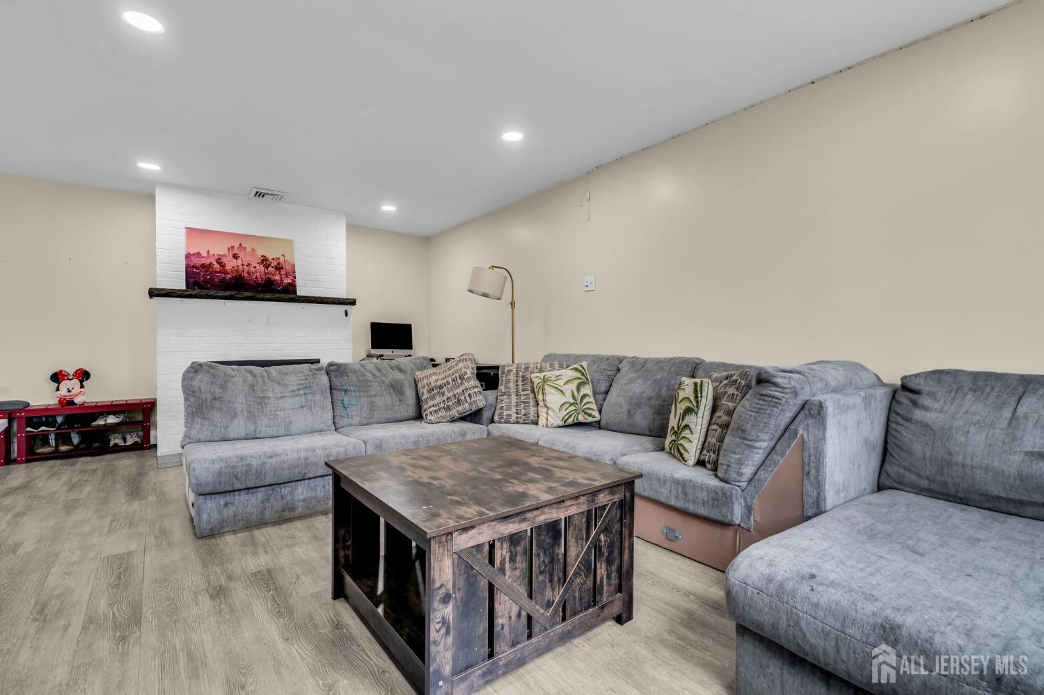 11 Pershing Avenue Image 4
