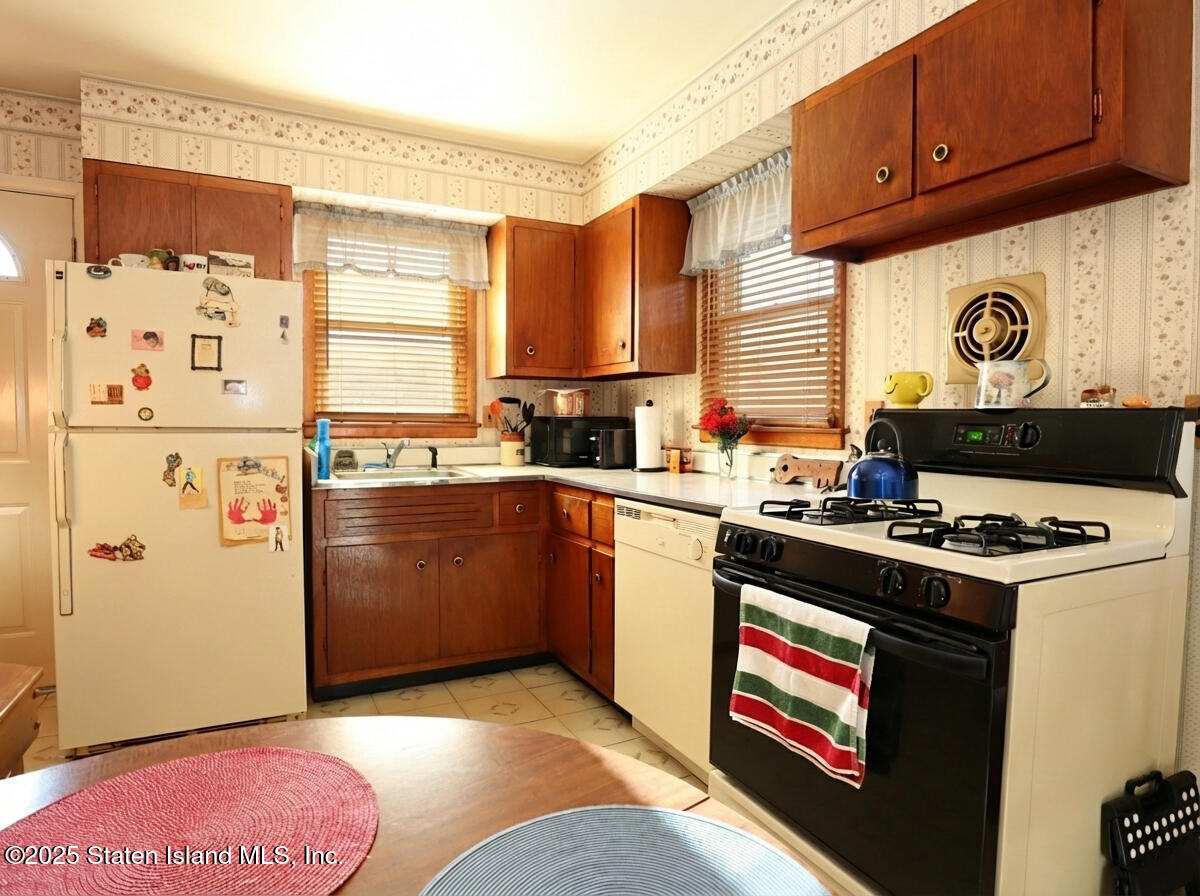 59 Almond Street, Staten Island, NY, 10312 image 7