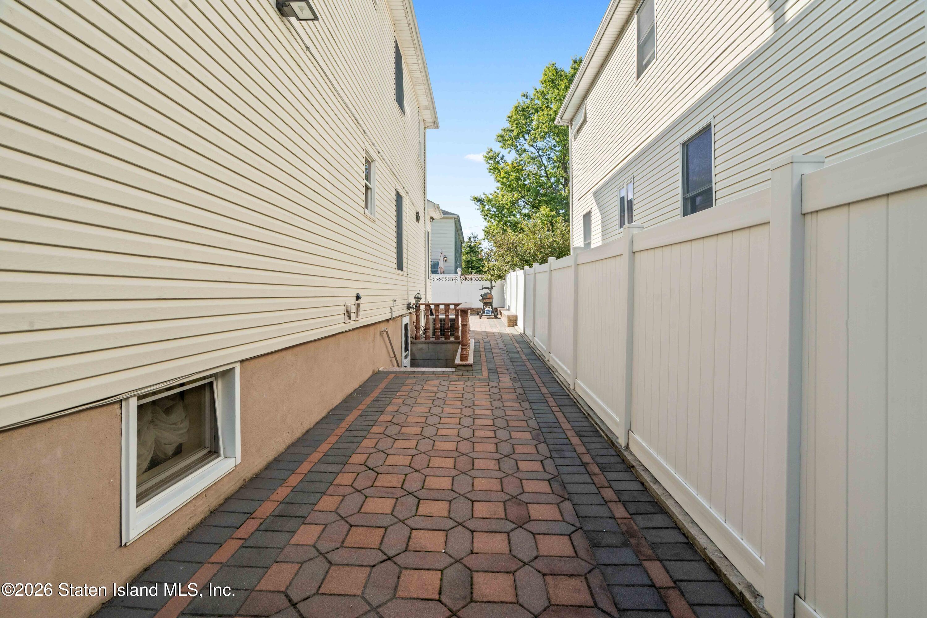 287 Rensselaer Avenue Image 3