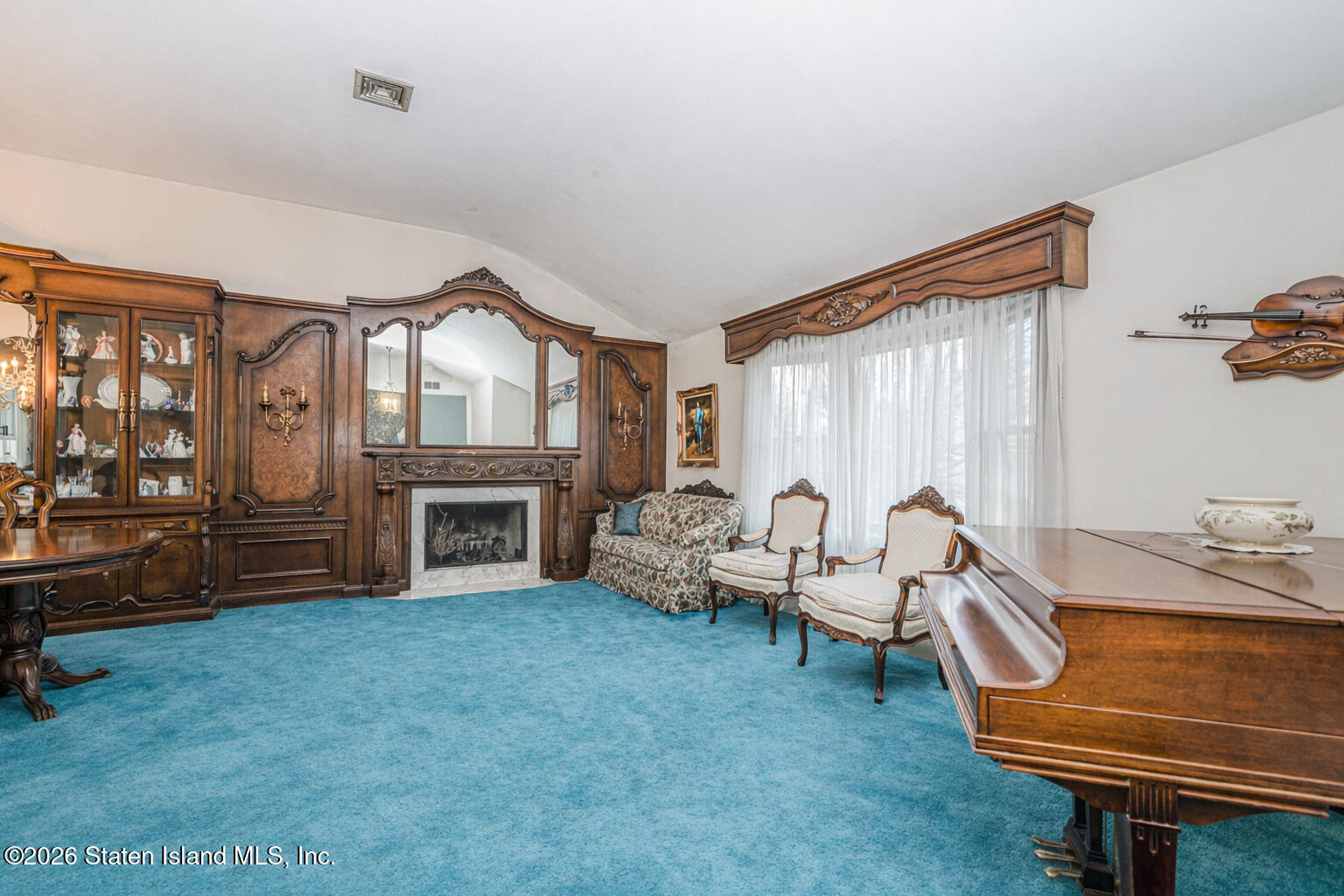 72 Reading Avenue Image 5