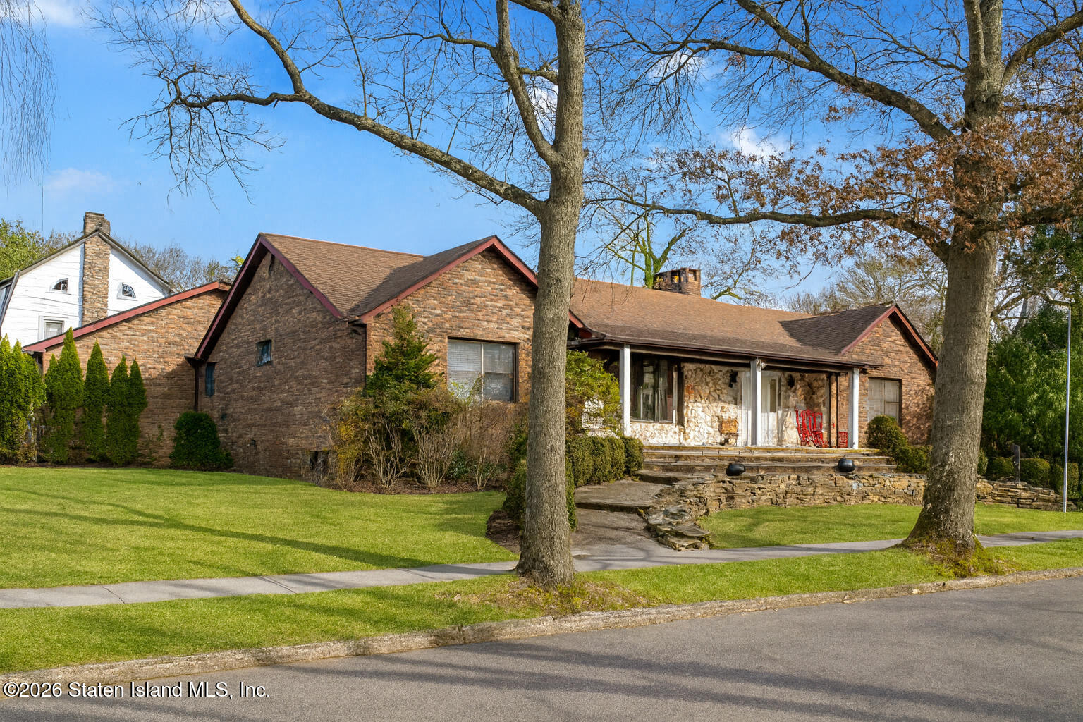 77 Irvington Street Image 1