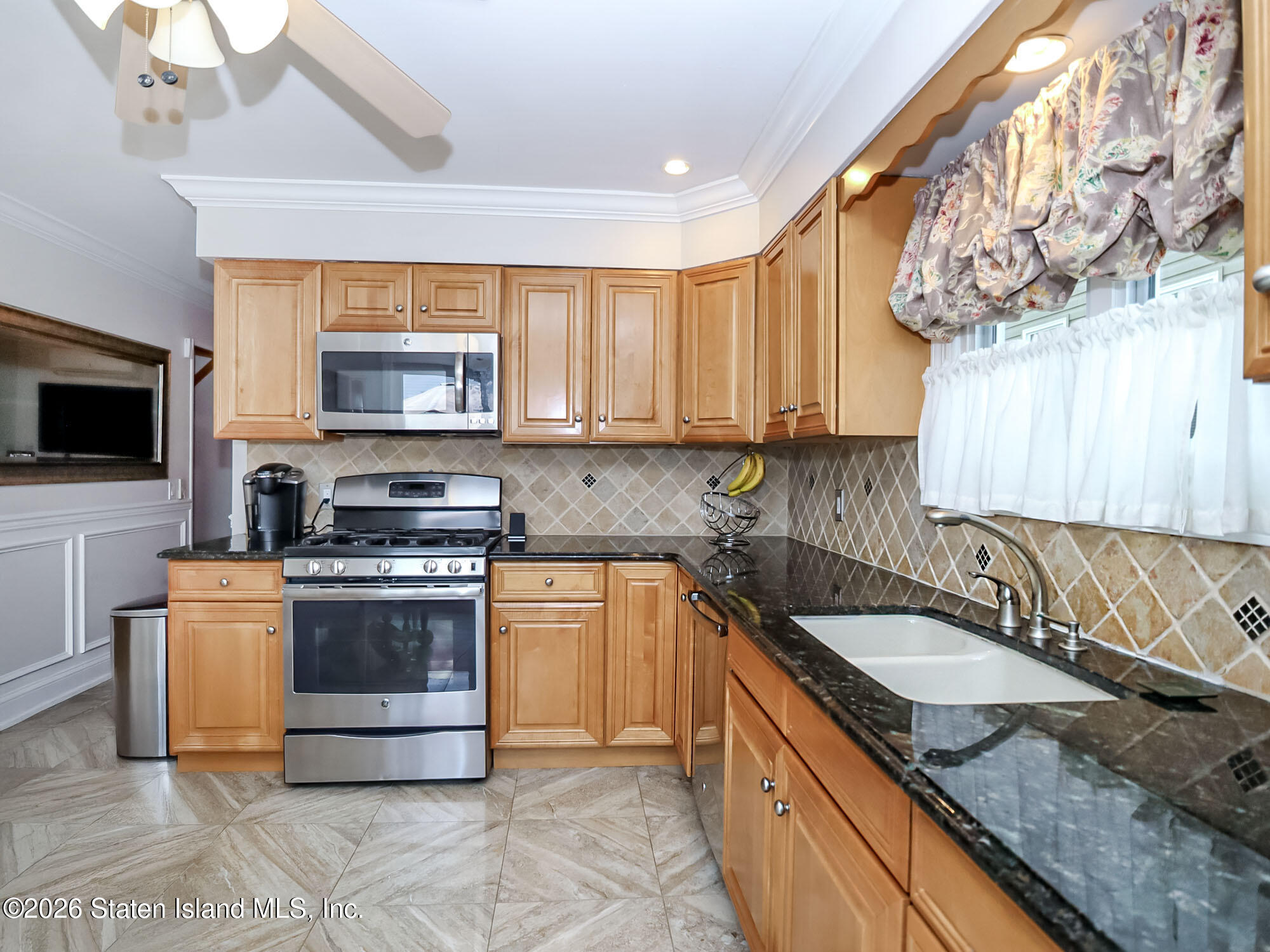 282 Billiou Street, Staten Island, NY, 10312 image 9