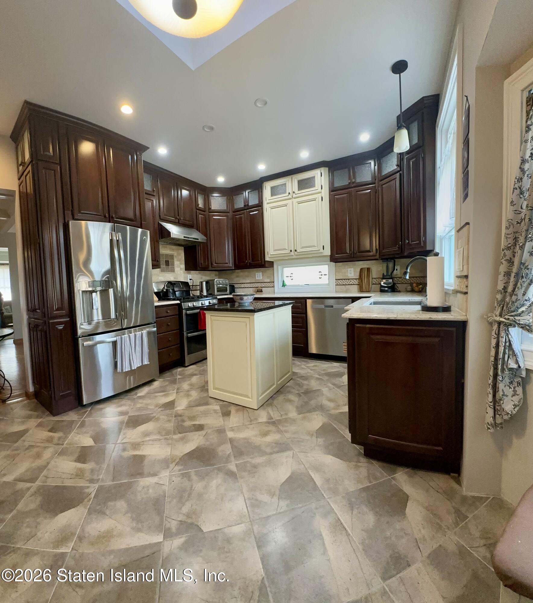 29 Joline Avenue Image 5