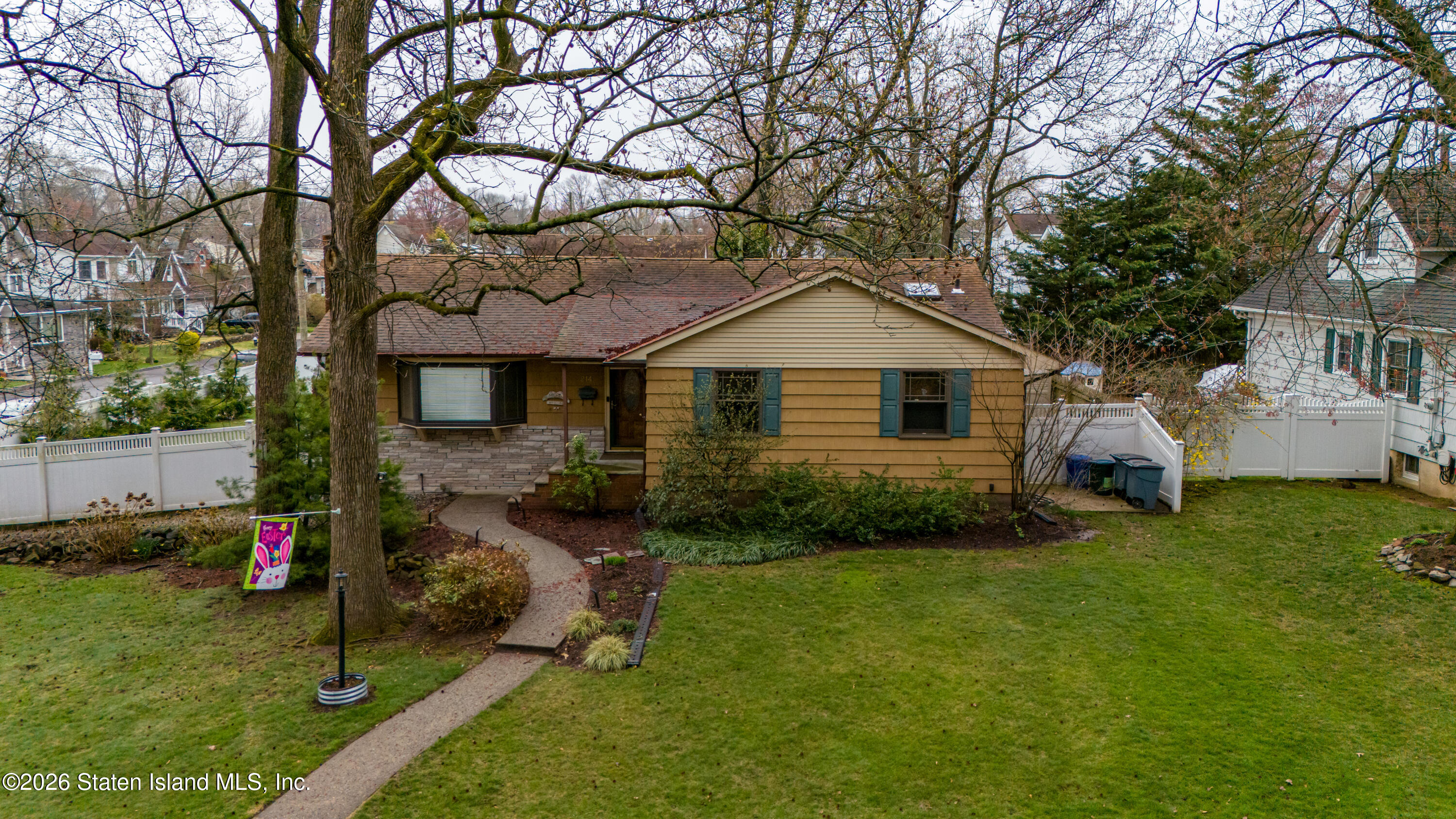 214 Dewey Avenue Image 2