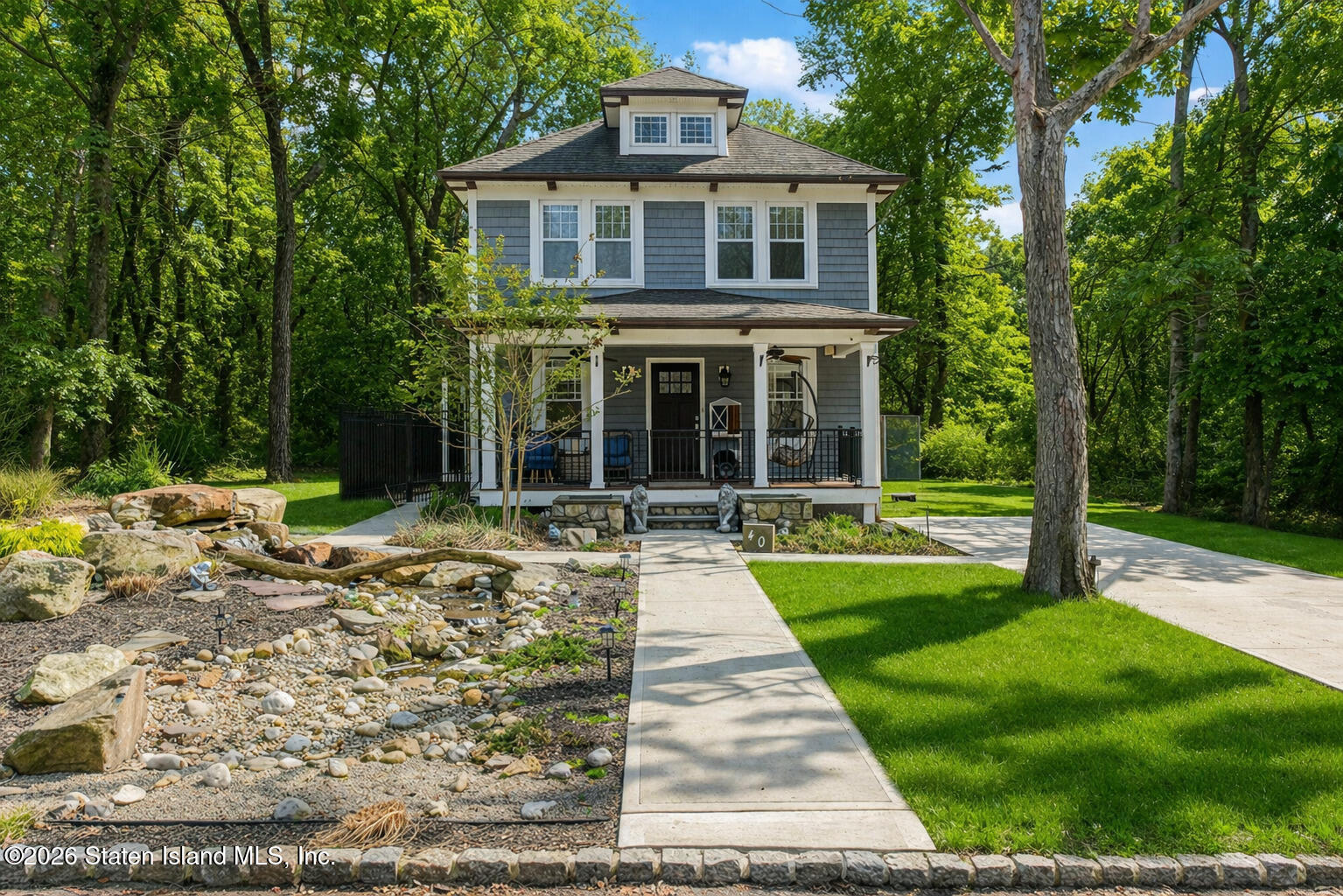 40 Adelphi Avenue Image 1