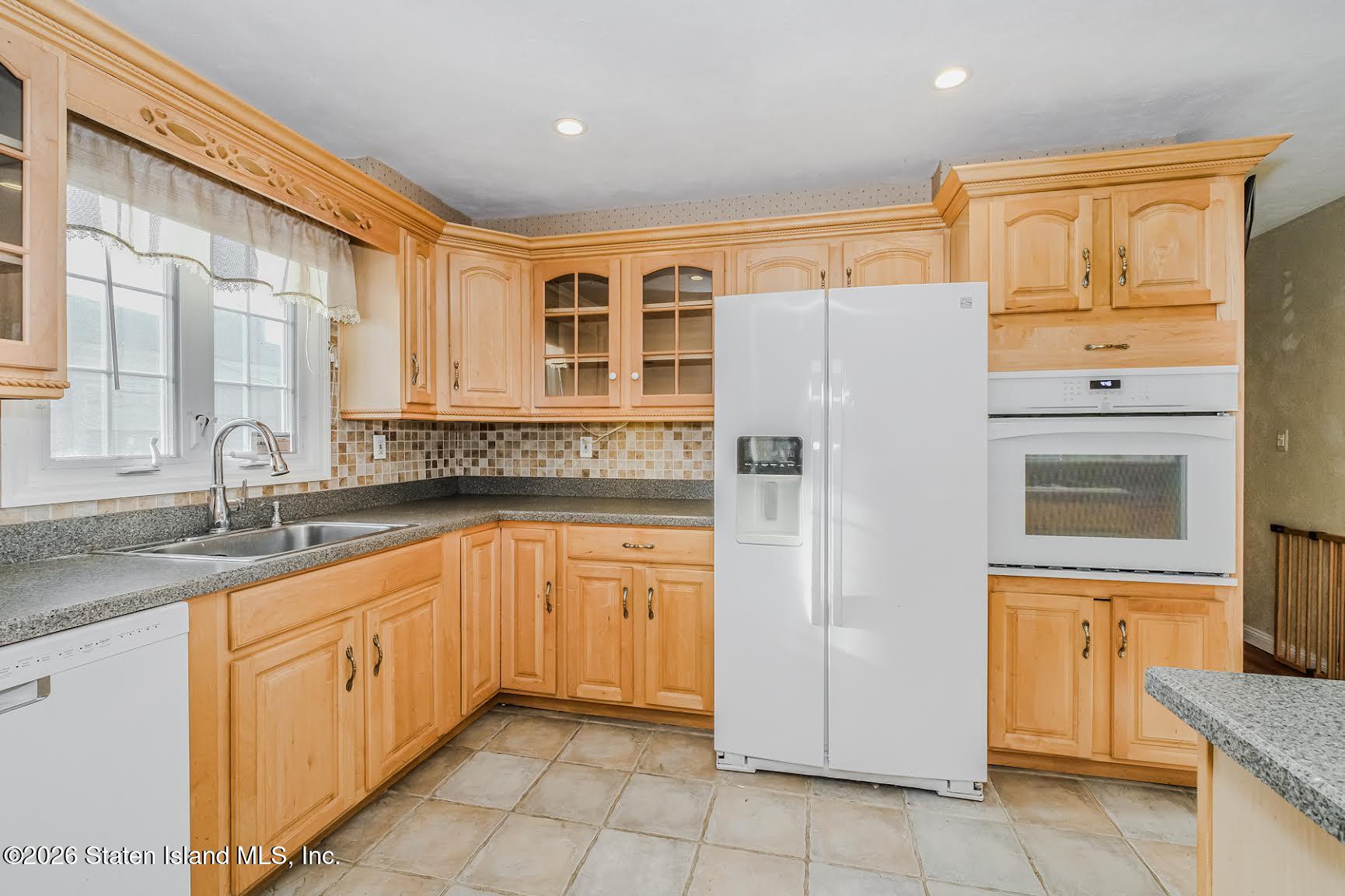 223 Amber Street, Staten Island, NY, 10306 image 8