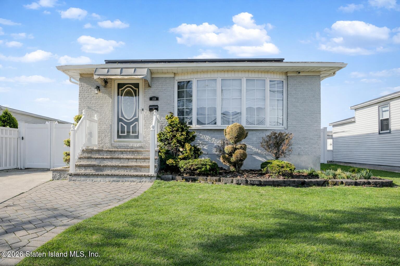 223 Amber Street Image 1