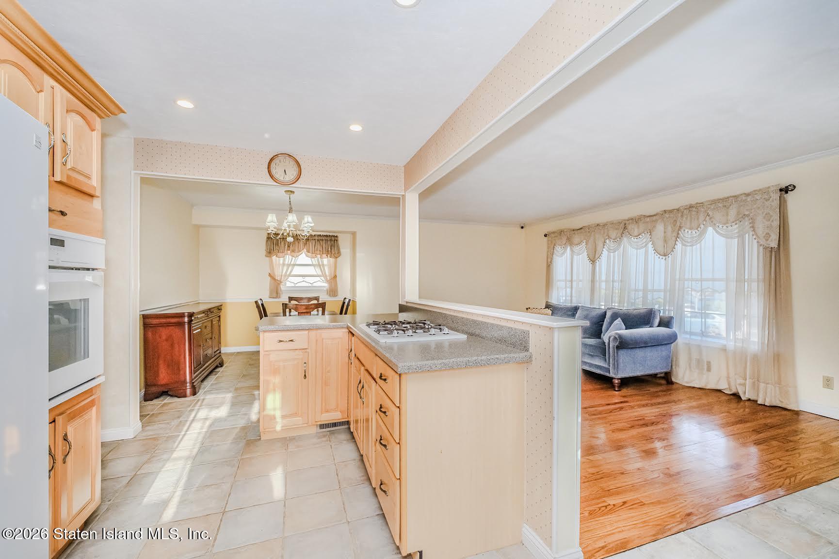 223 Amber Street, Staten Island, NY, 10306 image 6
