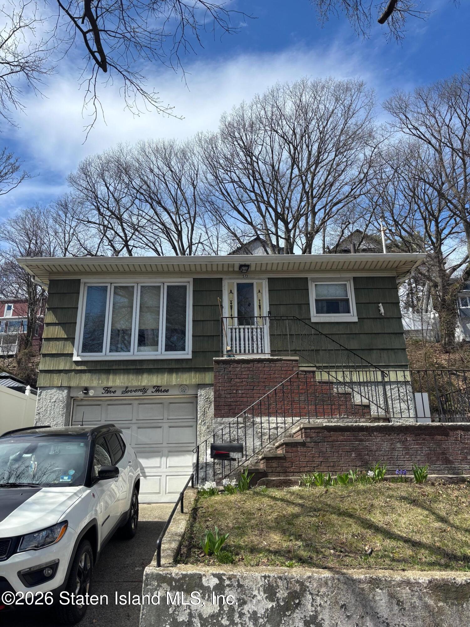 573 Richmond Road Image 1