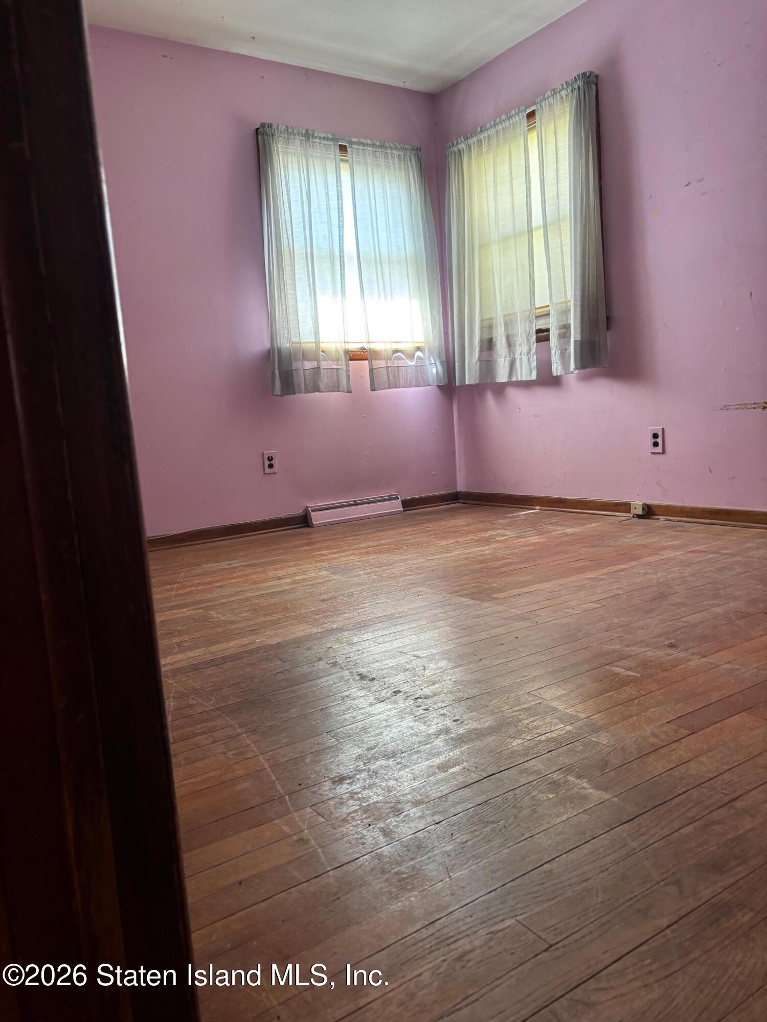 573 Richmond Road Image 3