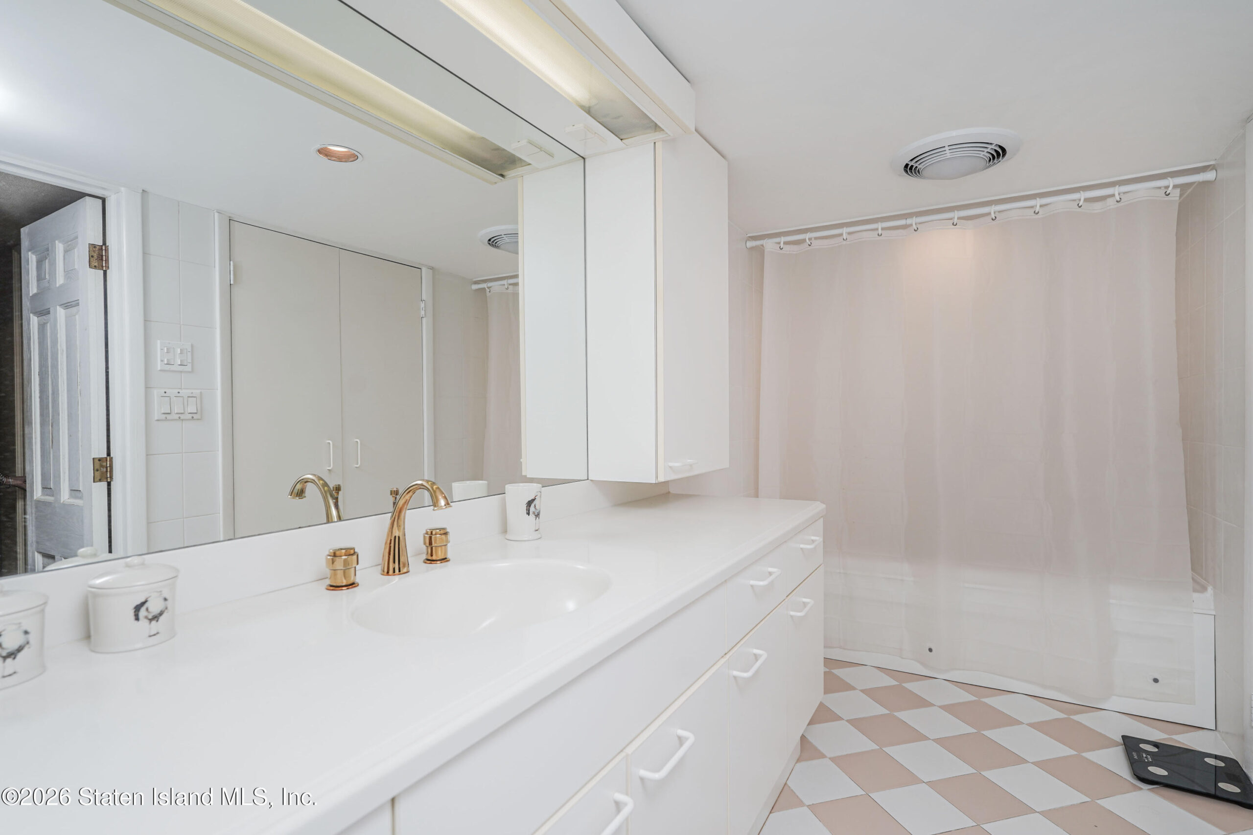142 Bertha Place, Staten Island, NY, 10301 image 27