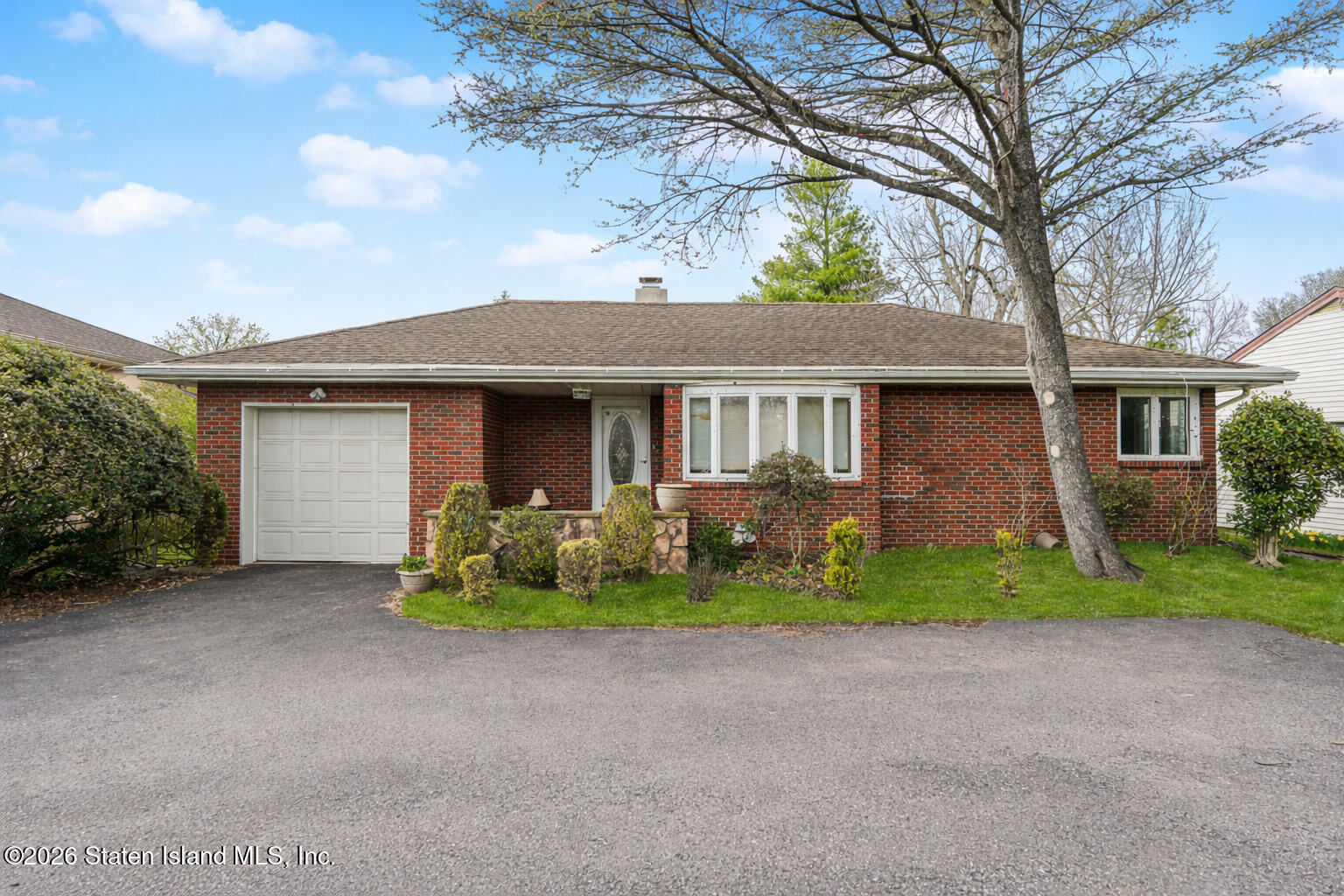 1596 Forest Hill Road Image 1