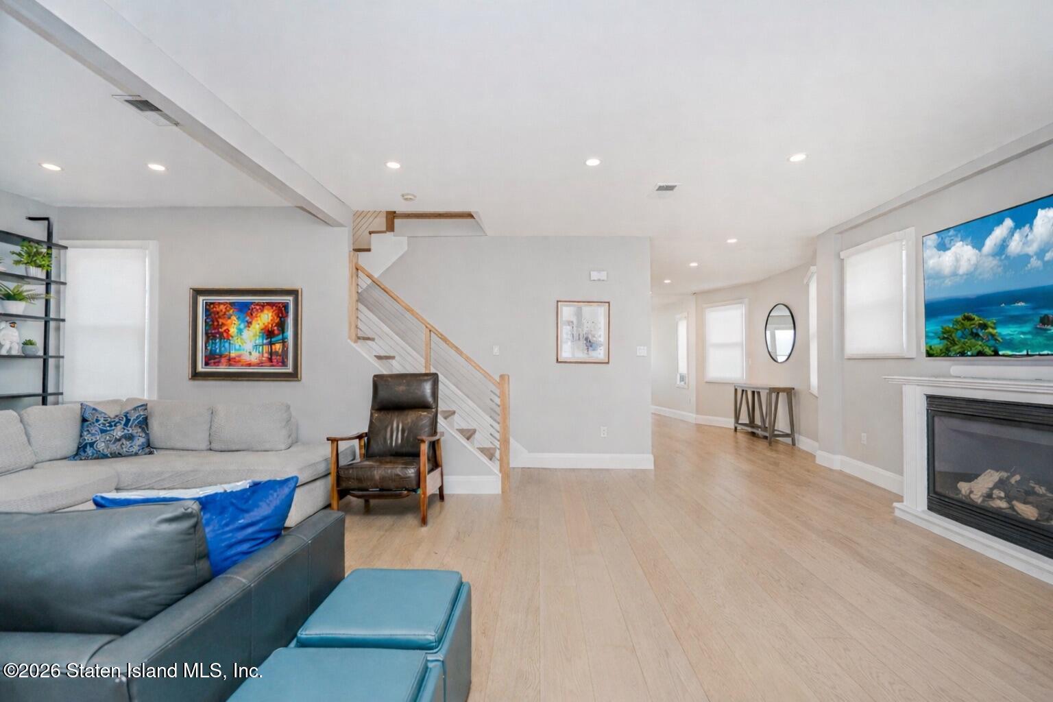 12 Lloyd Court Image 5