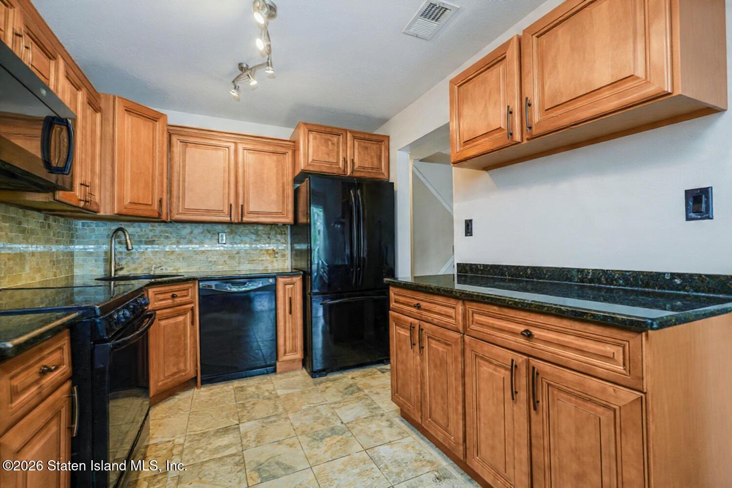 33 Amanda Court, Staten Island, NY, 10312 image 10