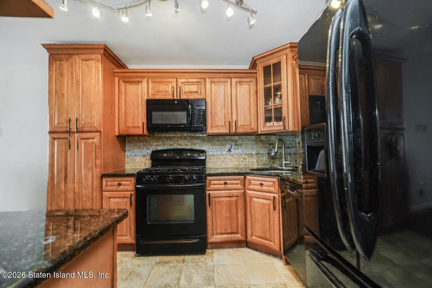 33 Amanda Court, Staten Island, NY, 10312 image 11