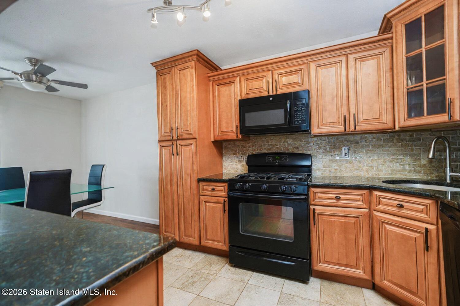 33 Amanda Court, Staten Island, NY, 10312 image 12