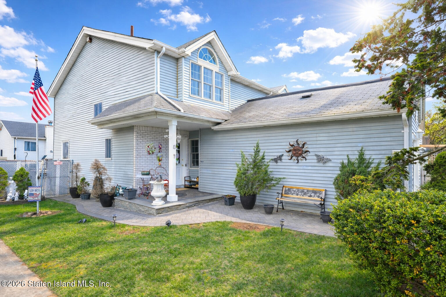 8 Carpenter Avenue Image 2