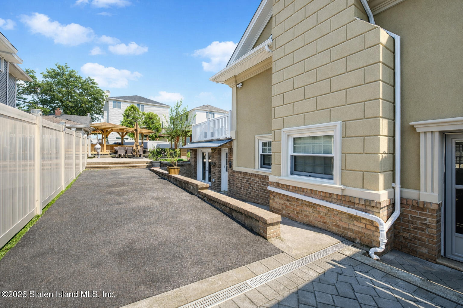144 Guyon Avenue Image 5