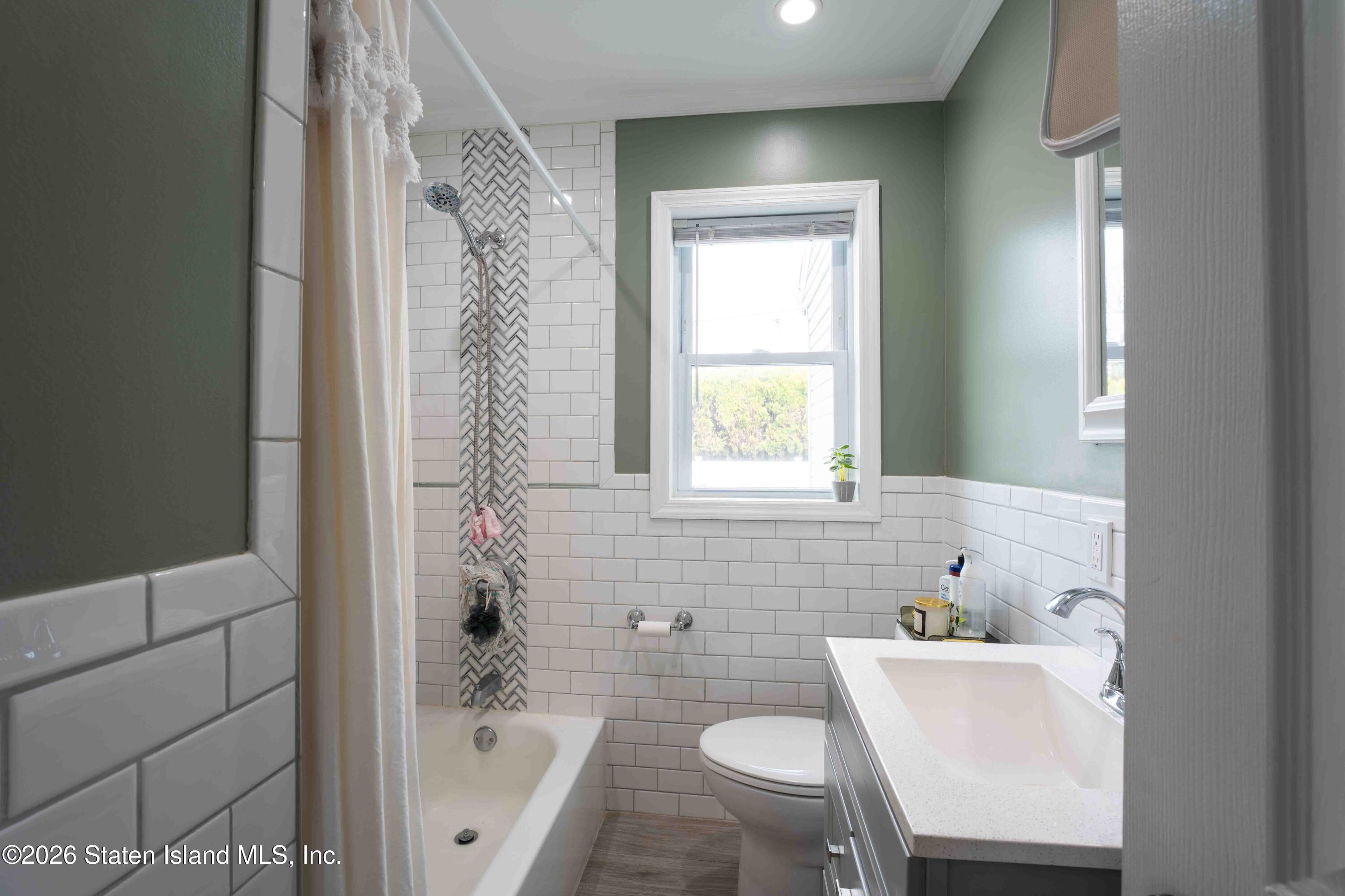 2381 Yorktown Street, Oceanside, NY, 11572 image 21