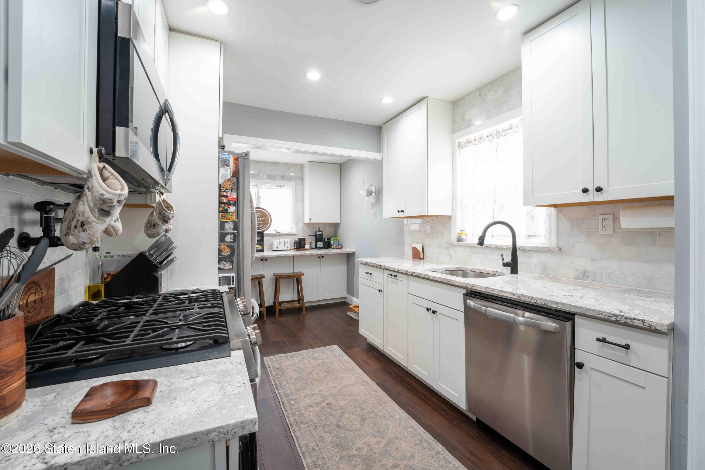 2381 Yorktown Street, Oceanside, NY, 11572 image 14