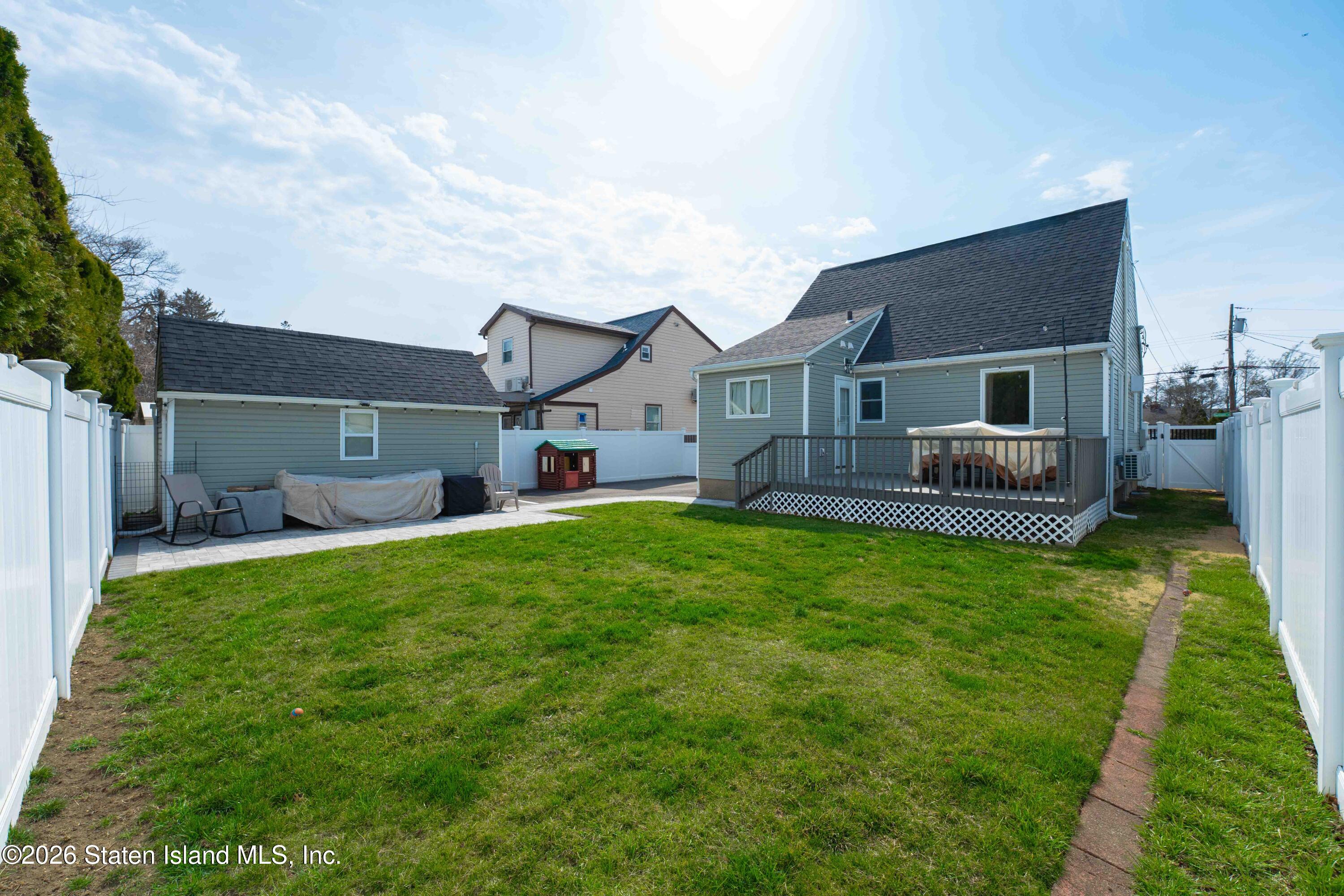 2381 Yorktown Street, Oceanside, NY, 11572 image 50