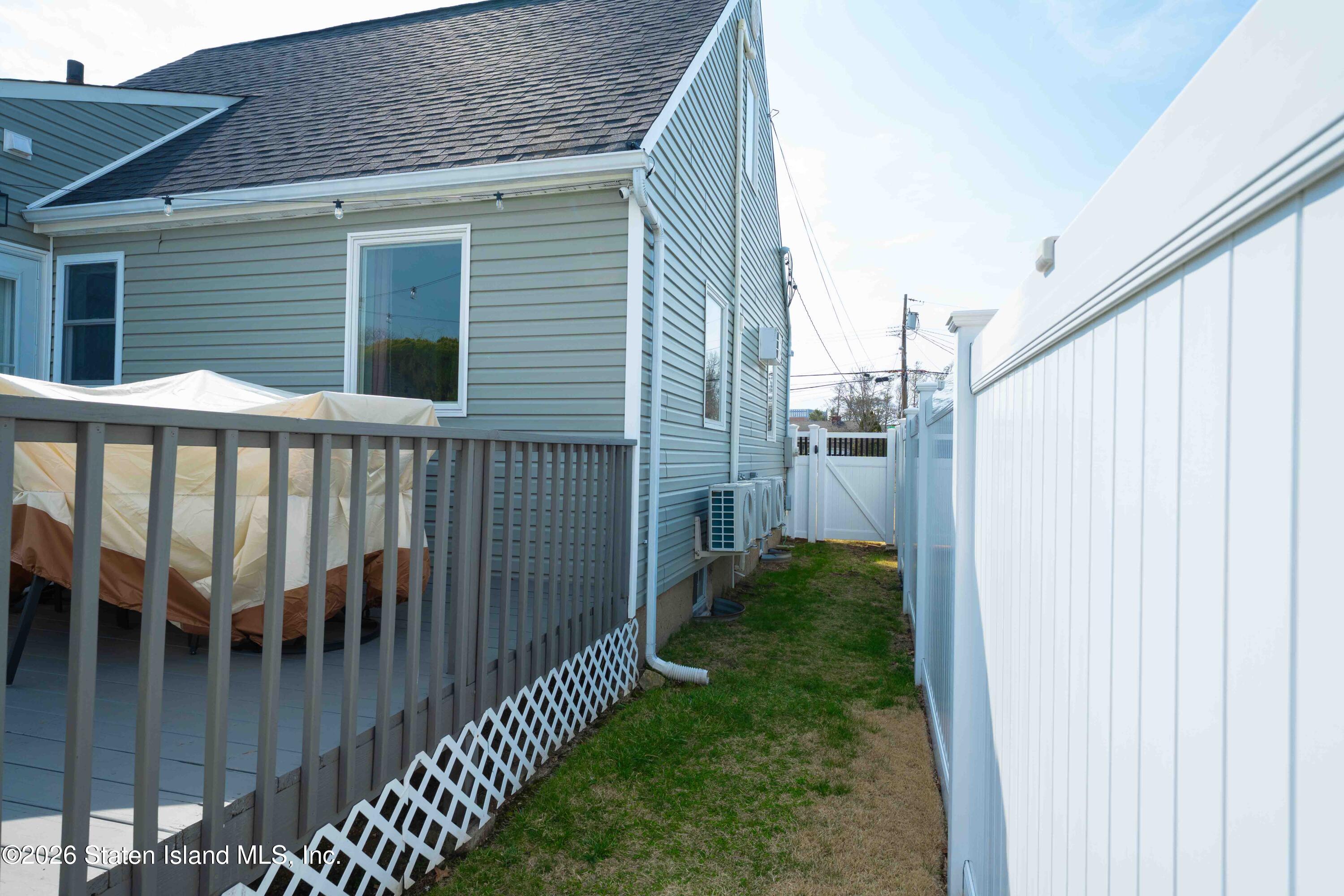 2381 Yorktown Street, Oceanside, NY, 11572 image 51