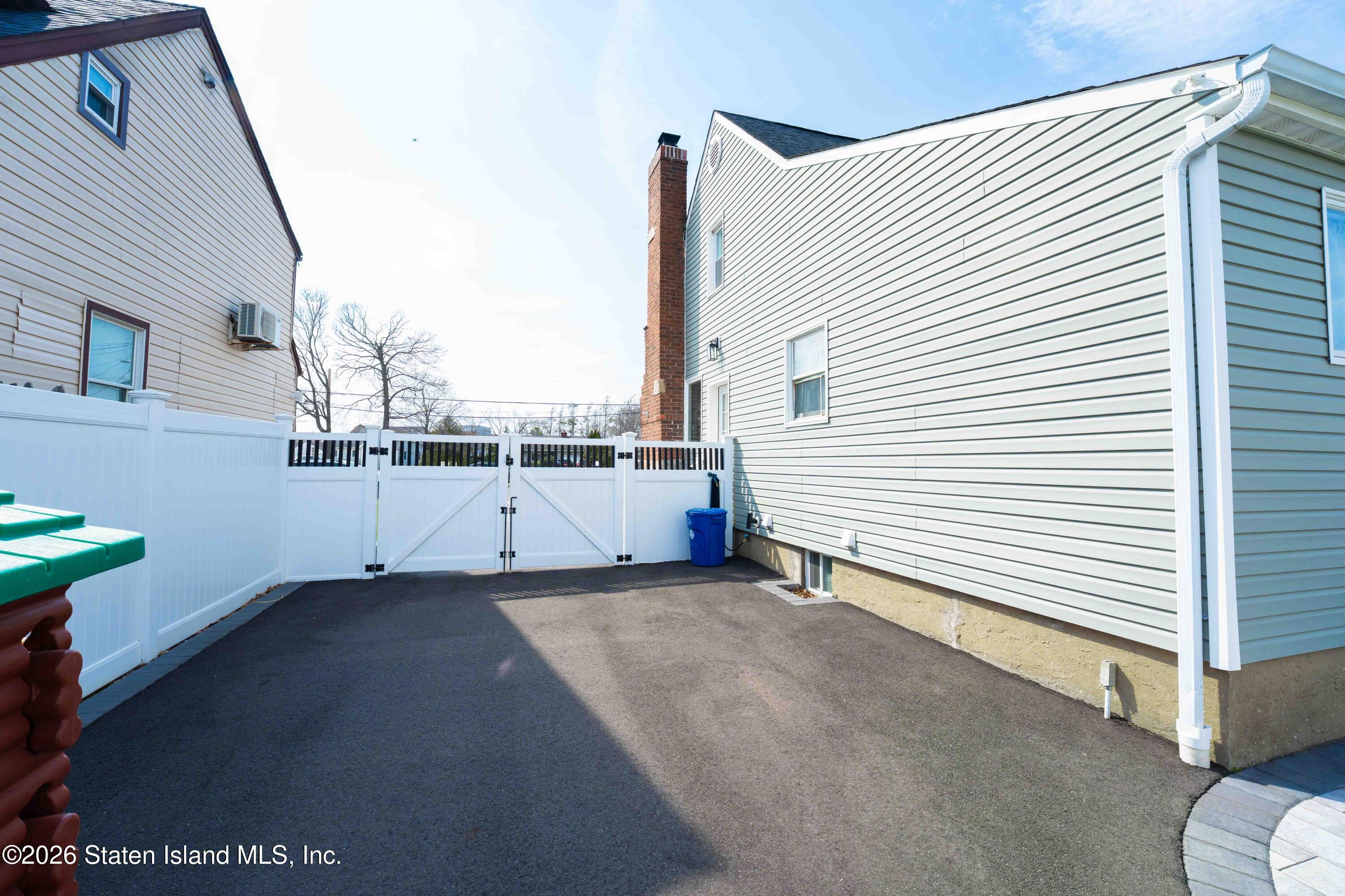 2381 Yorktown Street, Oceanside, NY, 11572 image 53