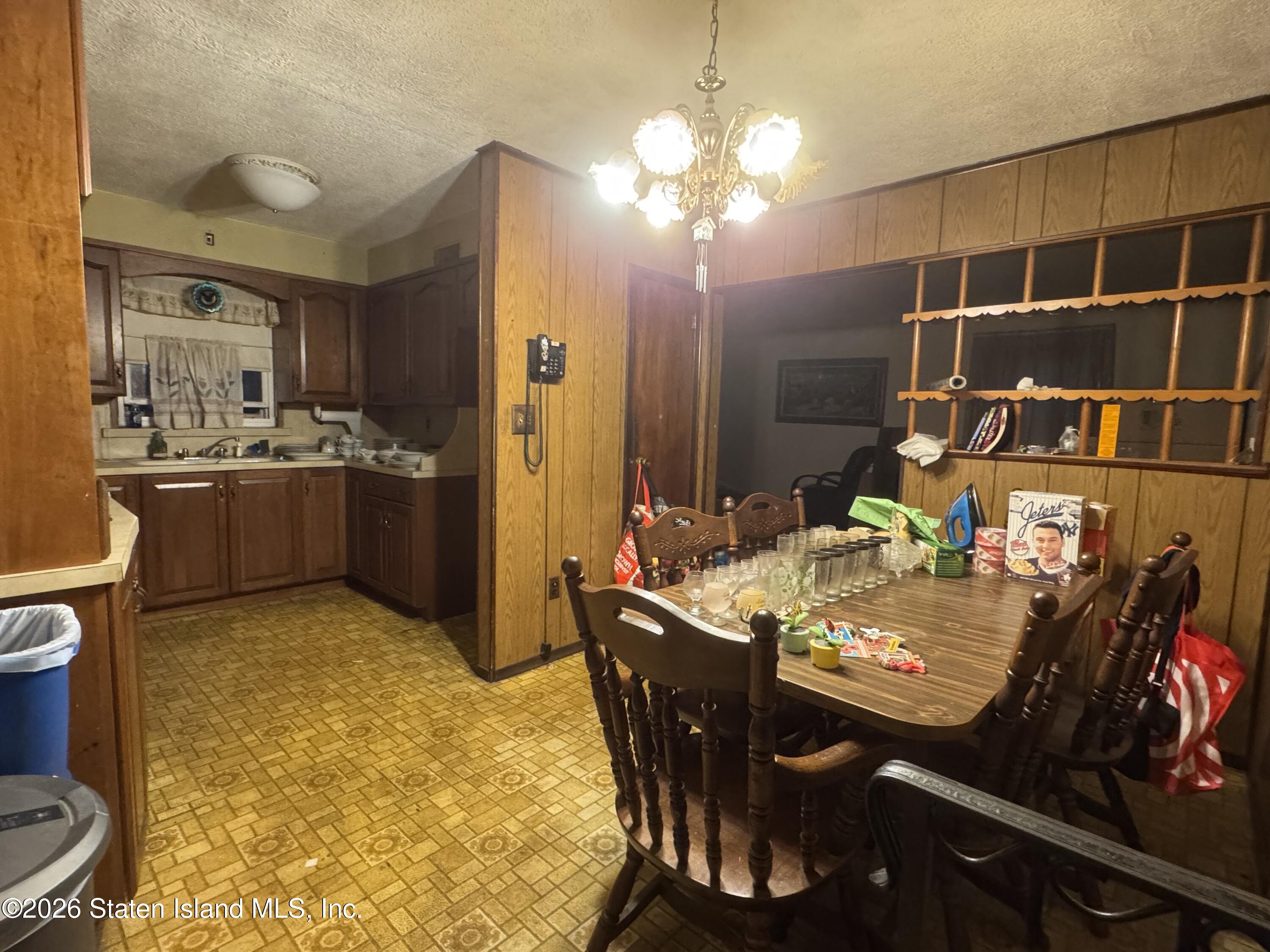 573 Richmond Road Image 2