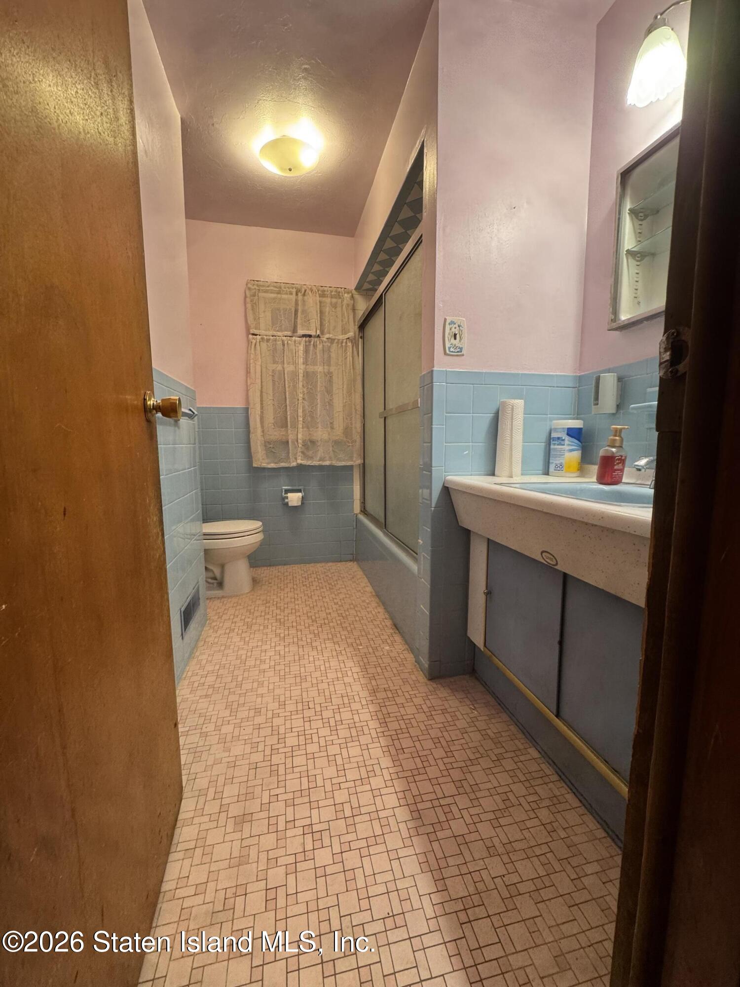 573 Richmond Road Image 5