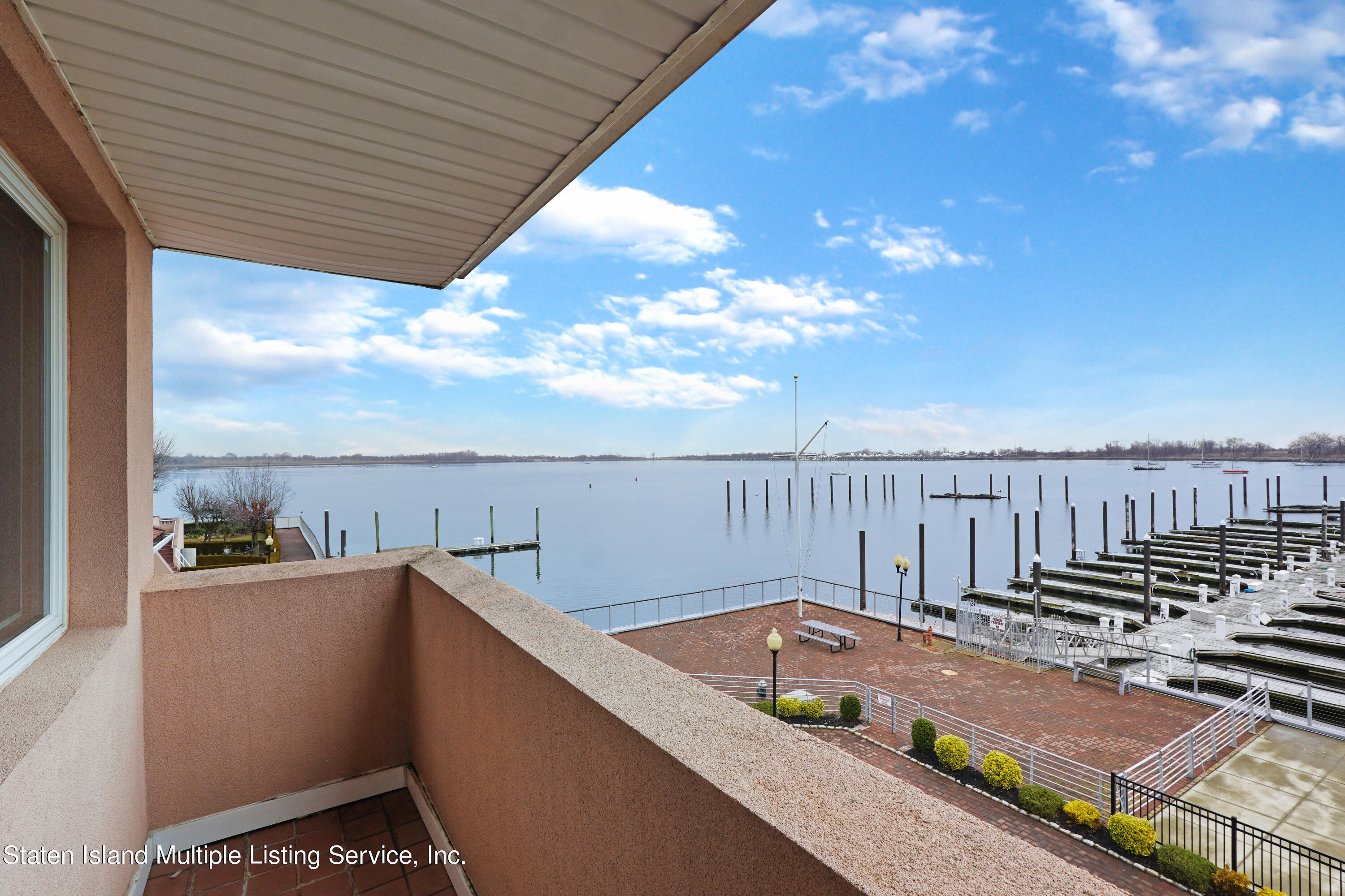 42 Harbour Court Image 2