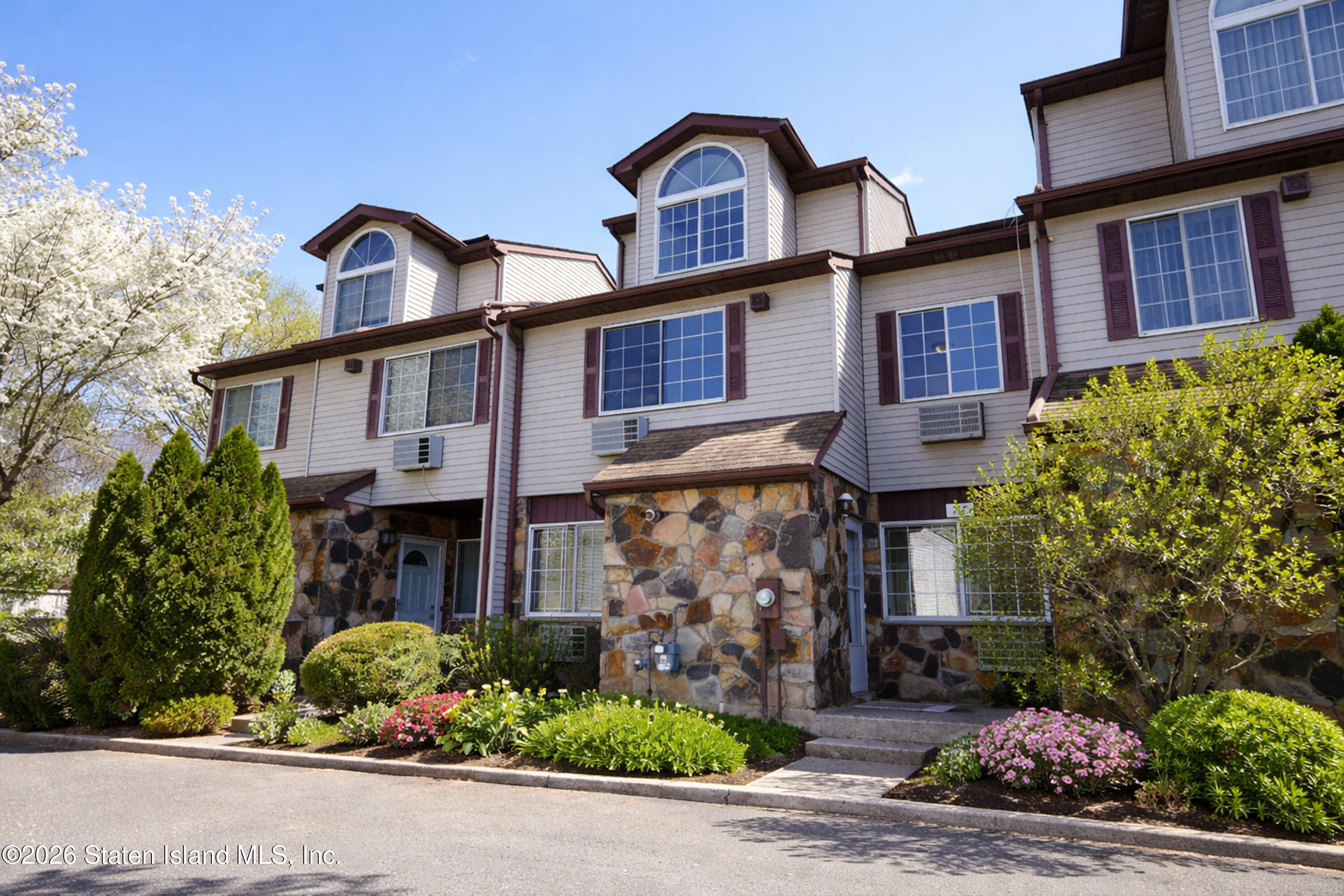 27 Croft Court Image 3